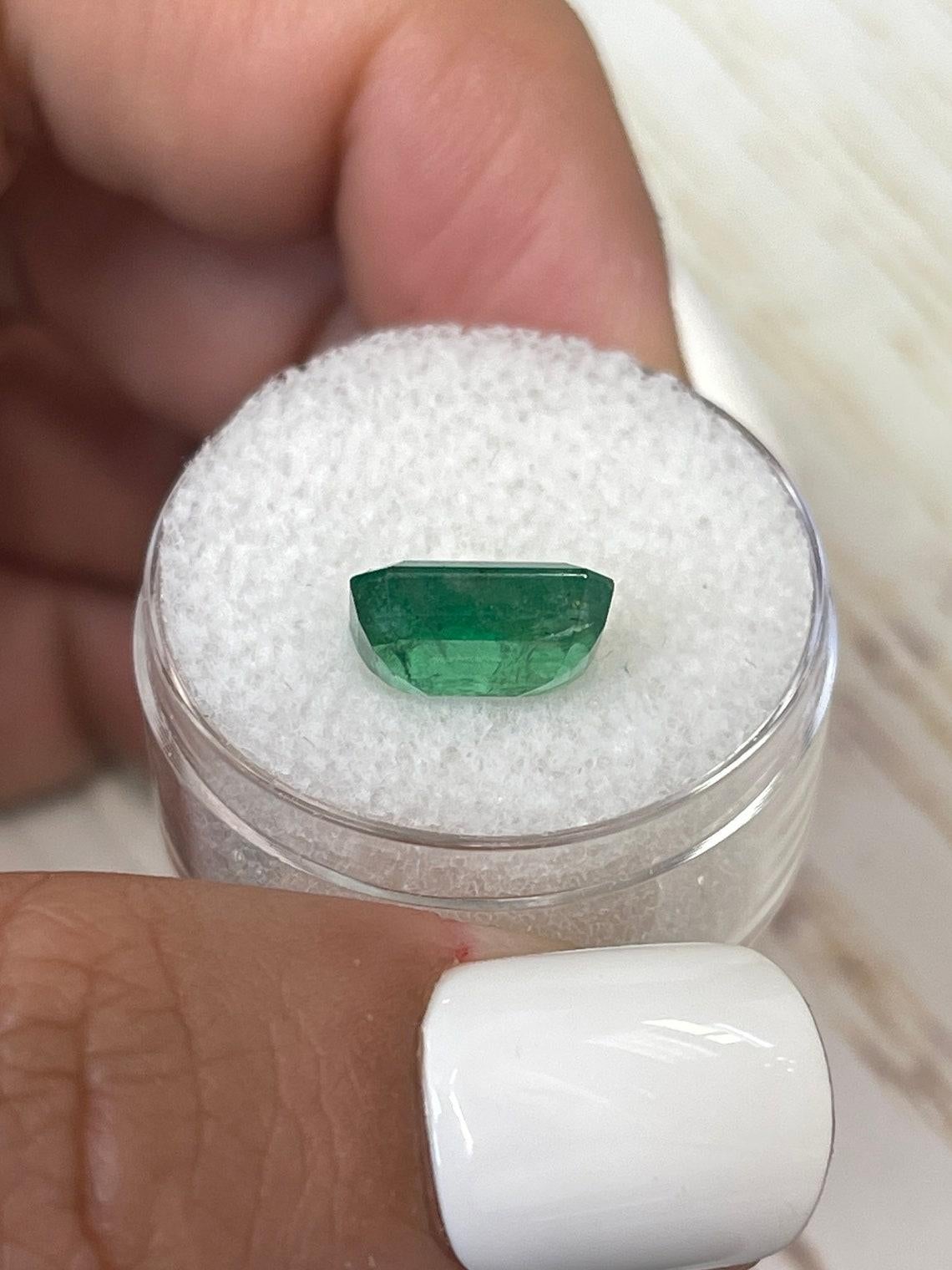 Donna Smeraldo dello Zambia verde muschiato da 3,31 carati - Gemma autentica del mese di maggio con taglio a smeraldo in vendita