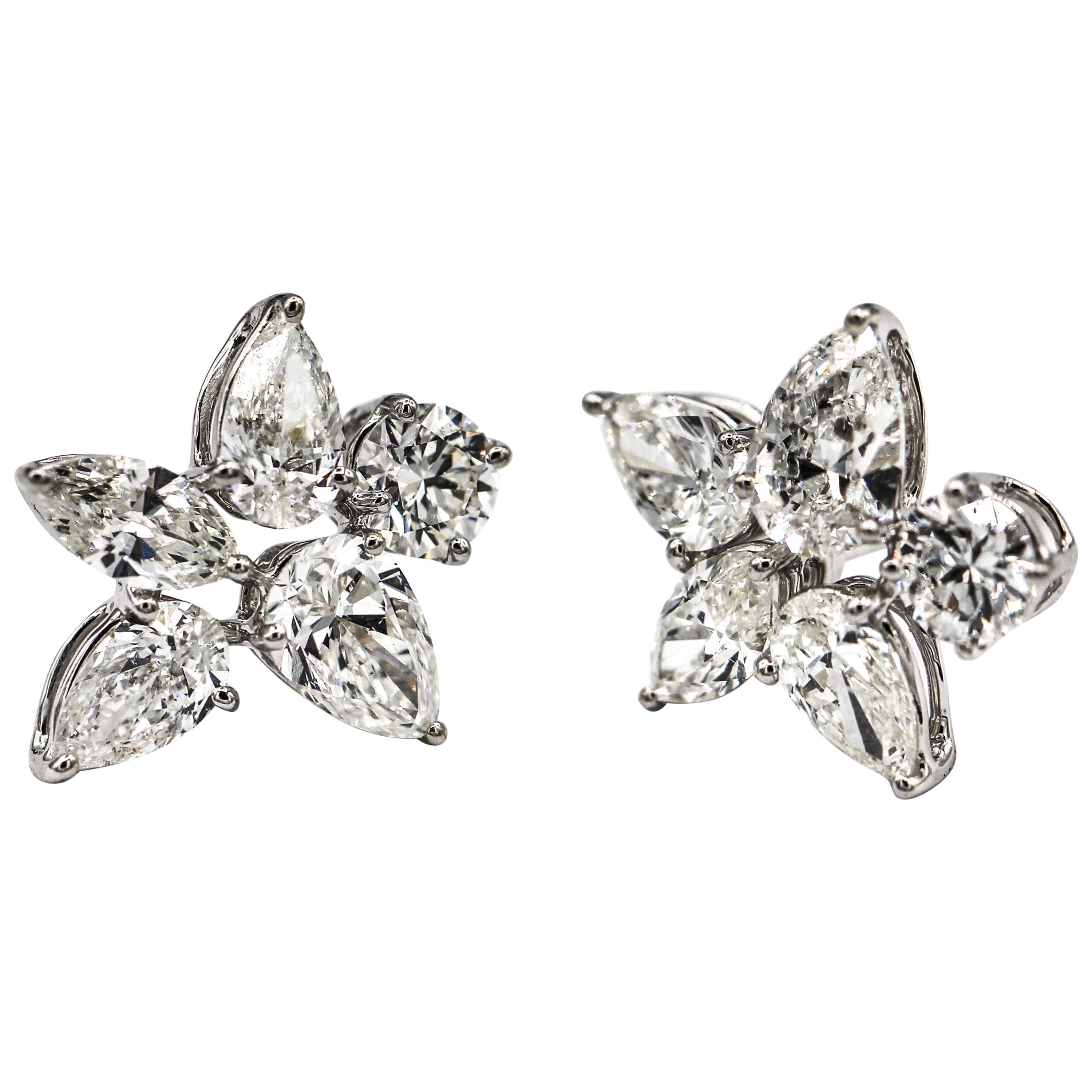 3.31 Carat Star Cluster Diamond Earrings For Sale