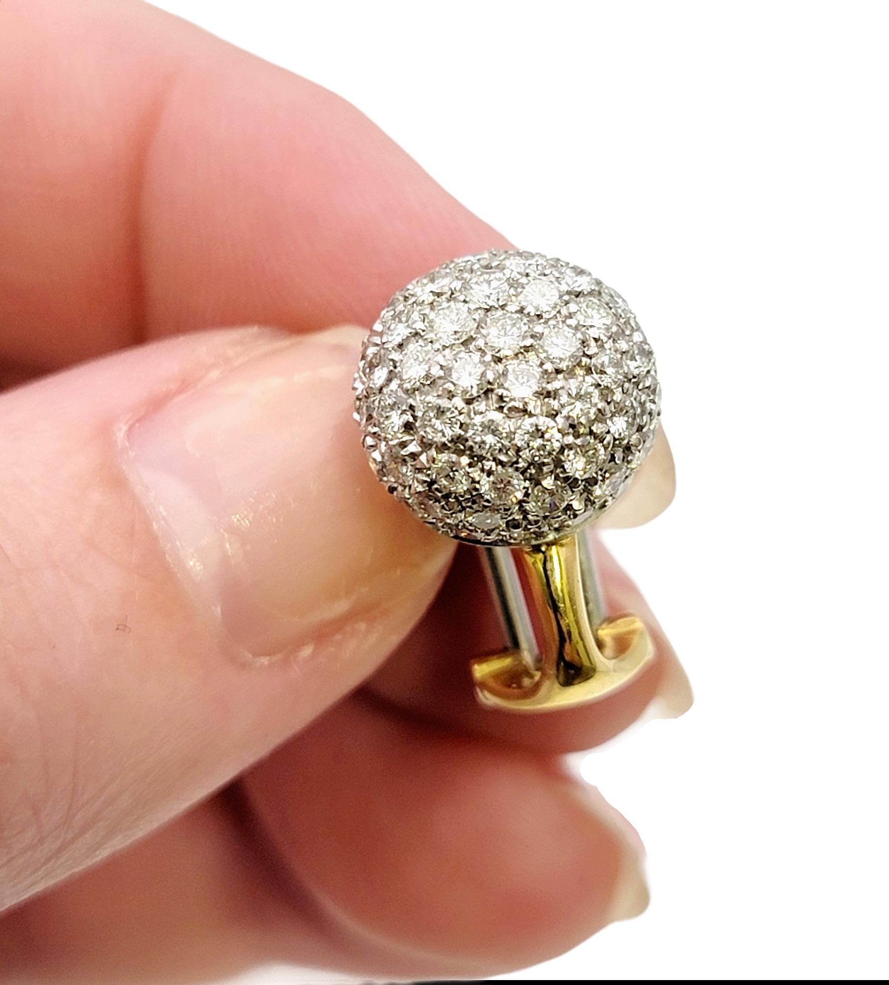 3,61 Karat Gesamt Pave Diamant Huggie Halbcreolen-Ohrringe aus 18 Karat Gold im Angebot 7