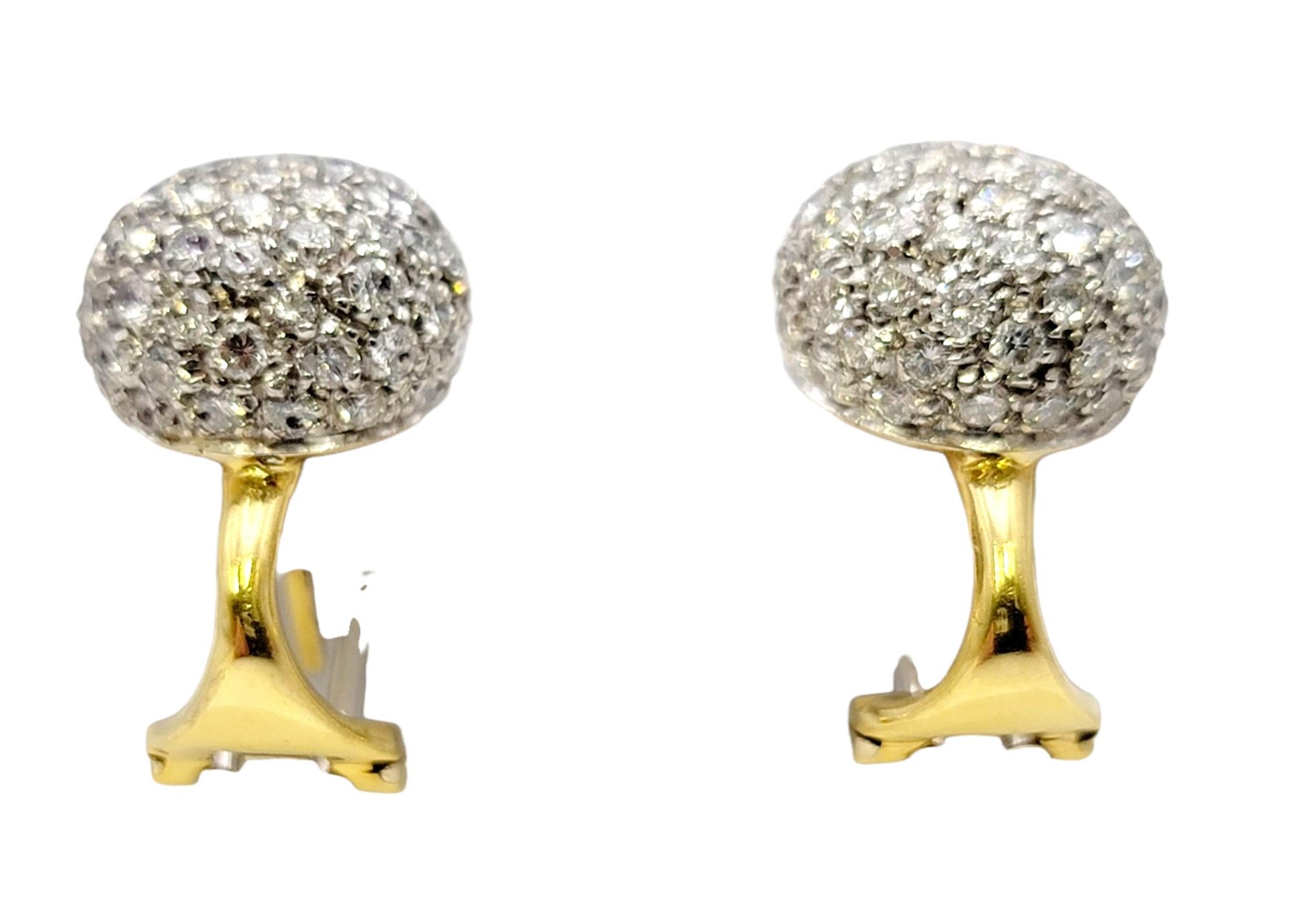 3,61 Karat Gesamt Pave Diamant Huggie Halbcreolen-Ohrringe aus 18 Karat Gold (Zeitgenössisch) im Angebot