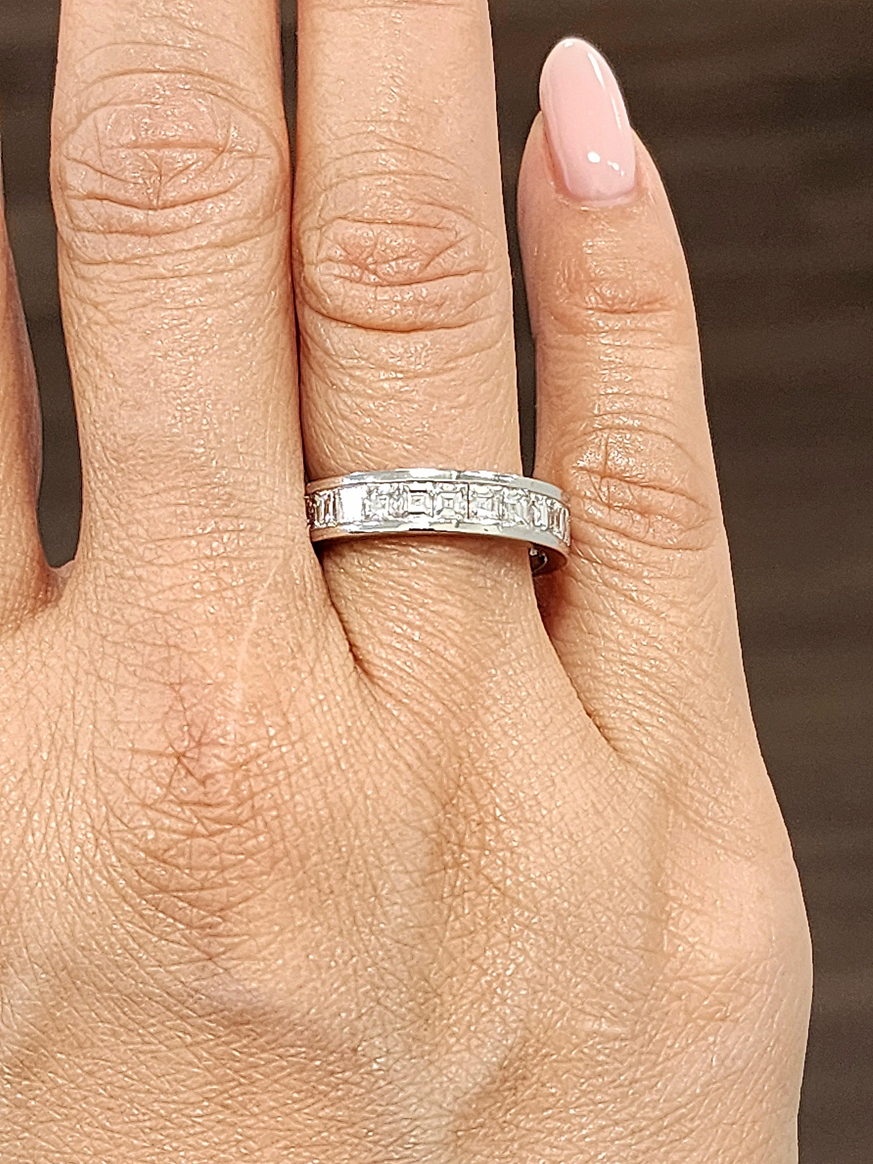 3.31 ct Asscher Cut Diamond Eternity Band In New Condition For Sale In Chicago, IL