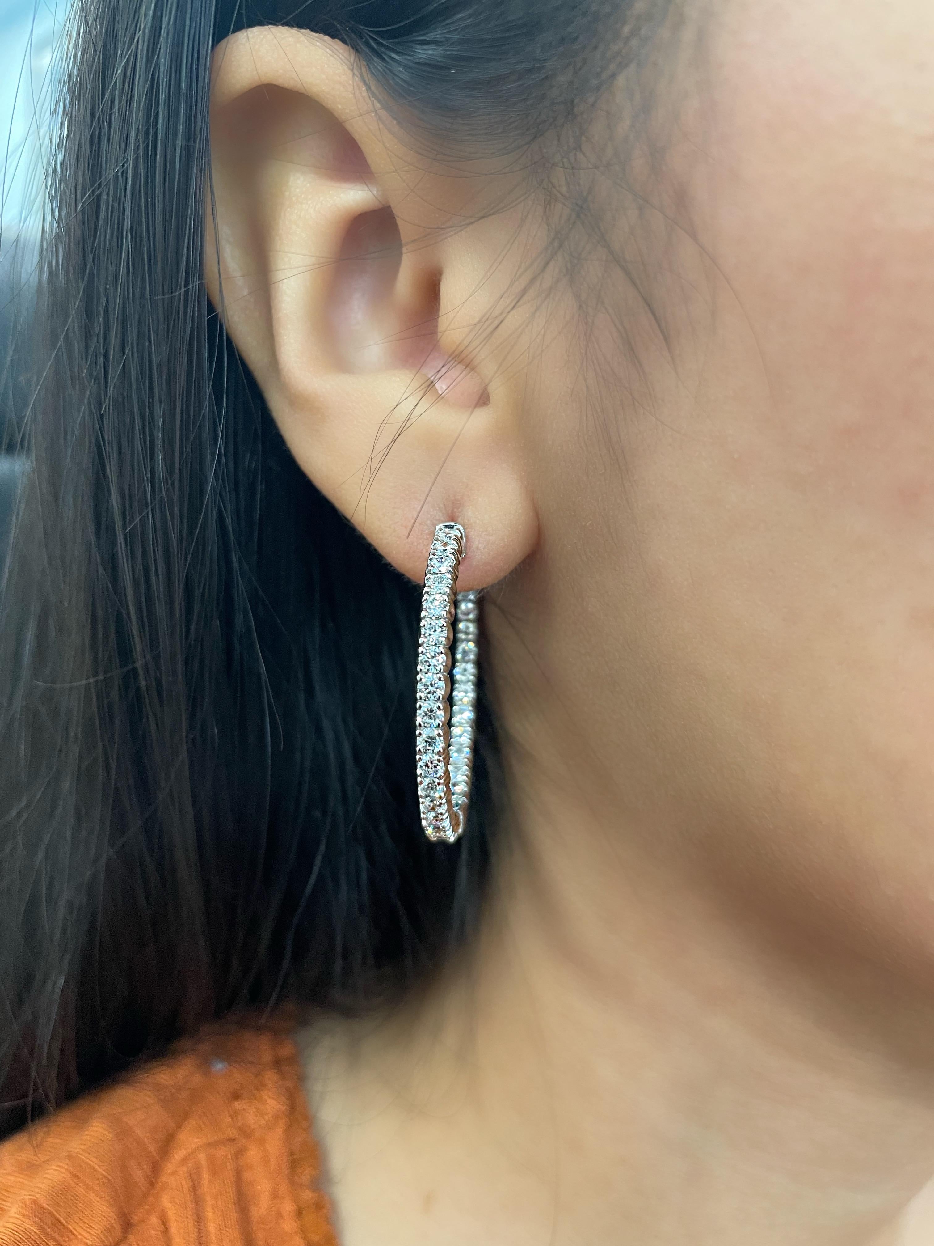 3.31 Ct Diamond Hoop Earrings In New Condition For Sale In Chicago, IL