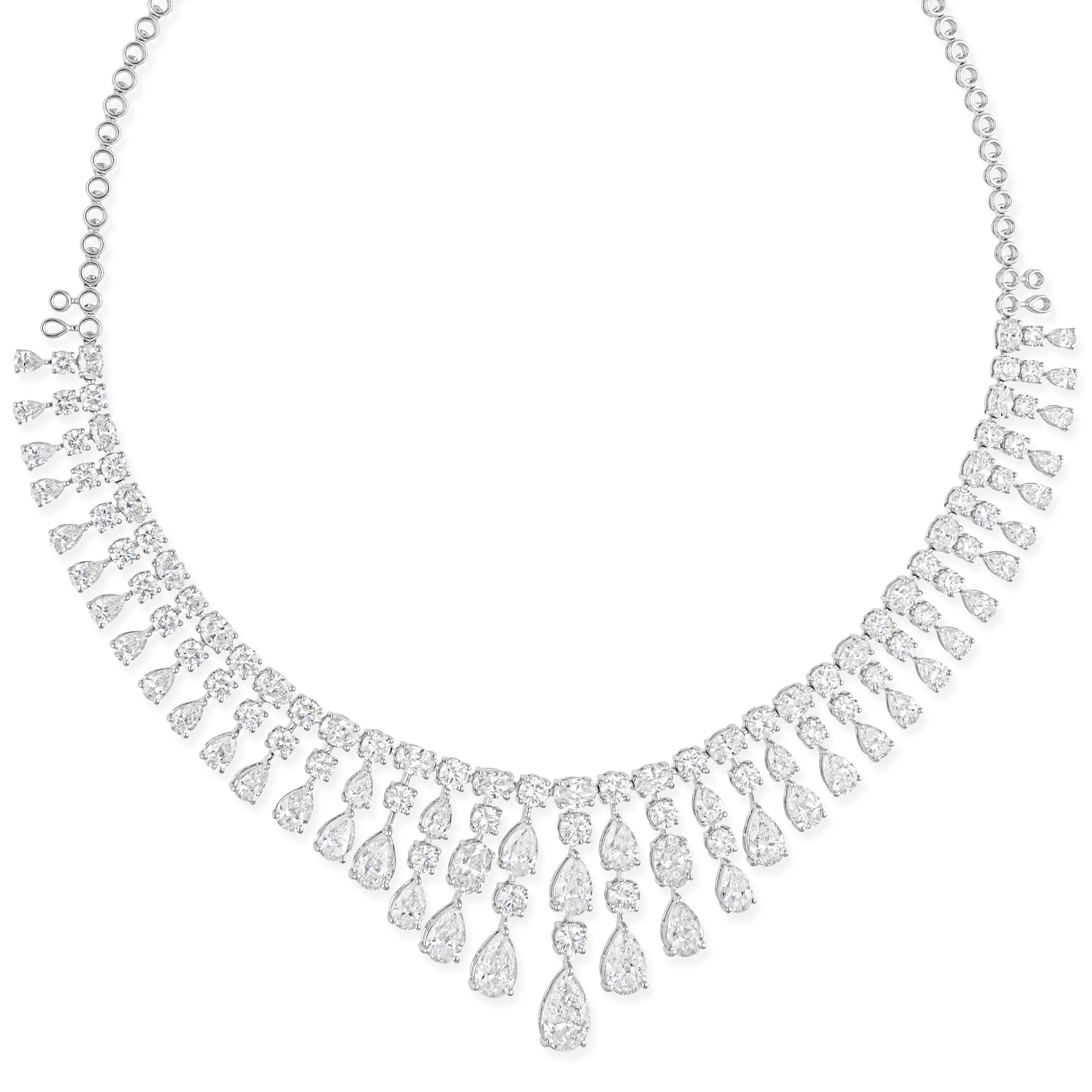 Moderno 33,12 Carati SI Chiarezza HI Colore Collana di diamanti tondi a pera in oro bianco 18 carati in vendita