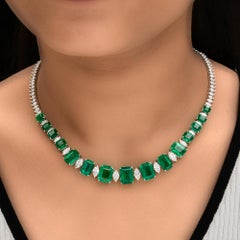 33.12 Carat Zambian Emerald Necklace 6.78 Carat SI/H Diamond 14 Karat White Gold