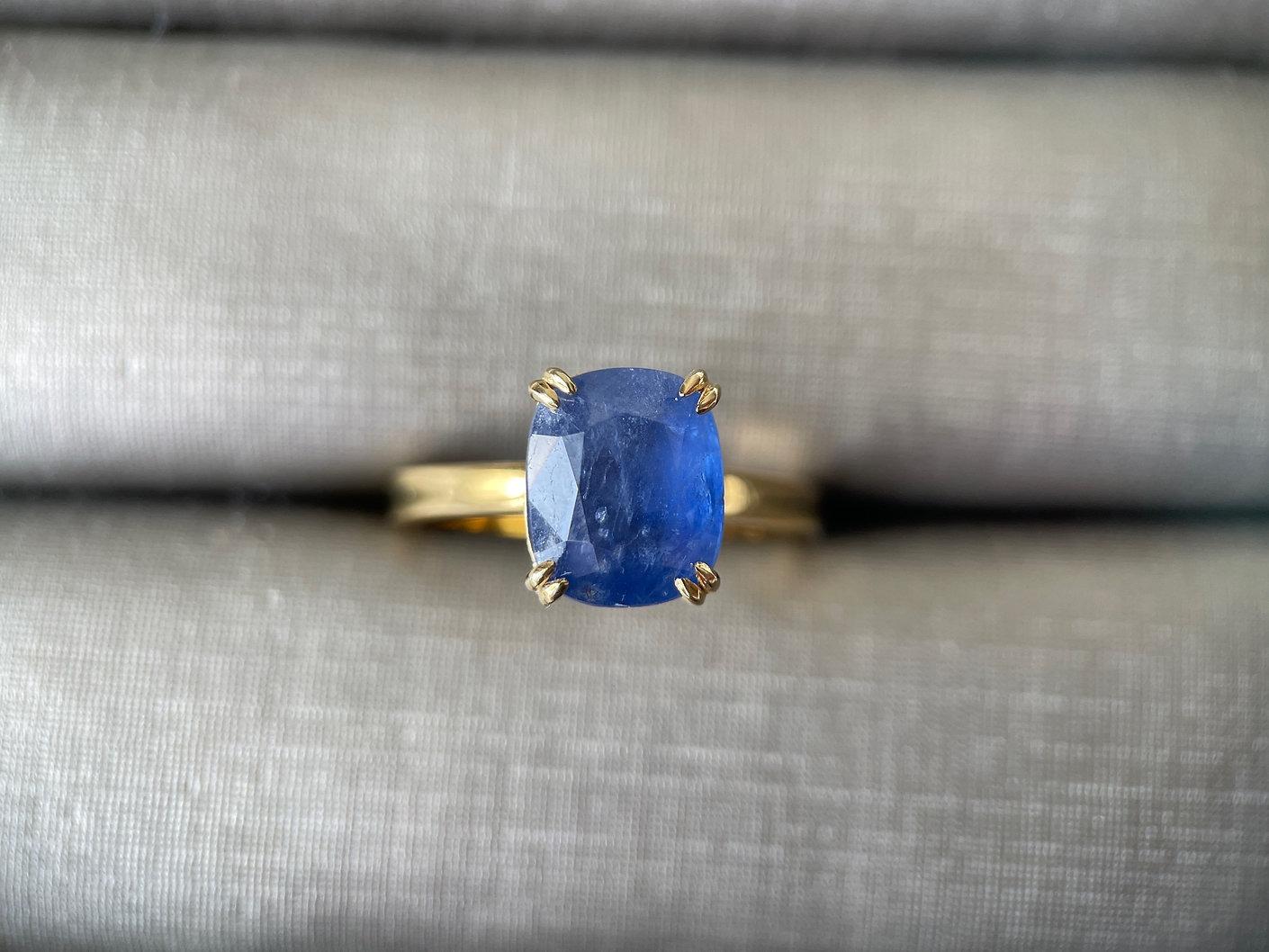 3.315 Karat Burma unbehandelter blauer Saphir Ring/Anhänger aus 18 Karat Gold mit Anhänger (Kissenschliff) im Angebot