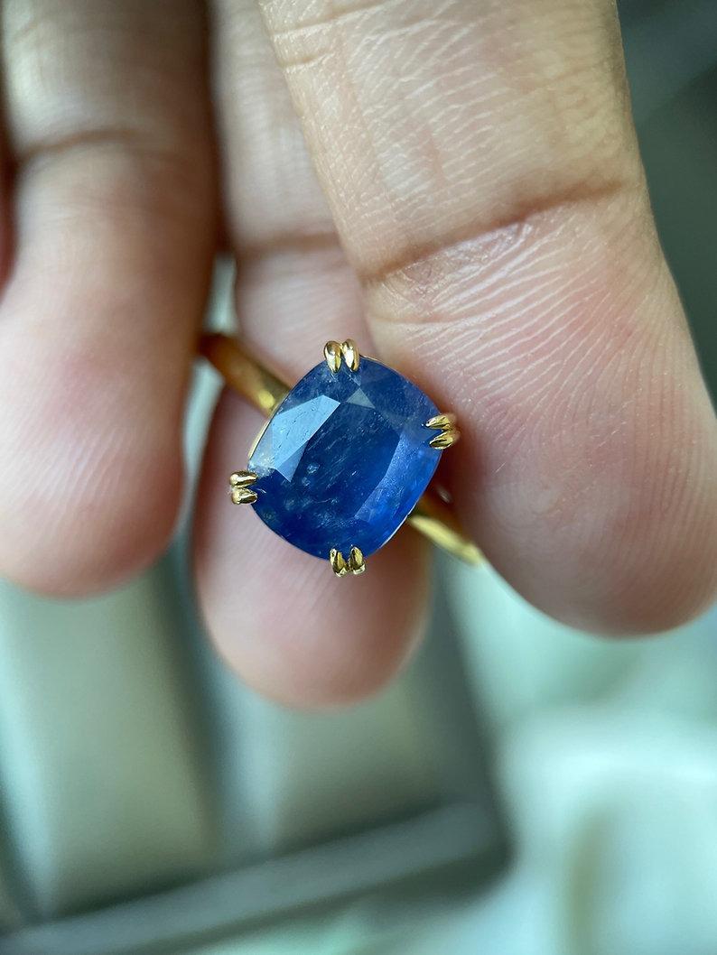 3.315 Karat Burma unbehandelter blauer Saphir Ring/Anhänger aus 18 Karat Gold mit Anhänger im Zustand „Neu“ im Angebot in Singapore, SG