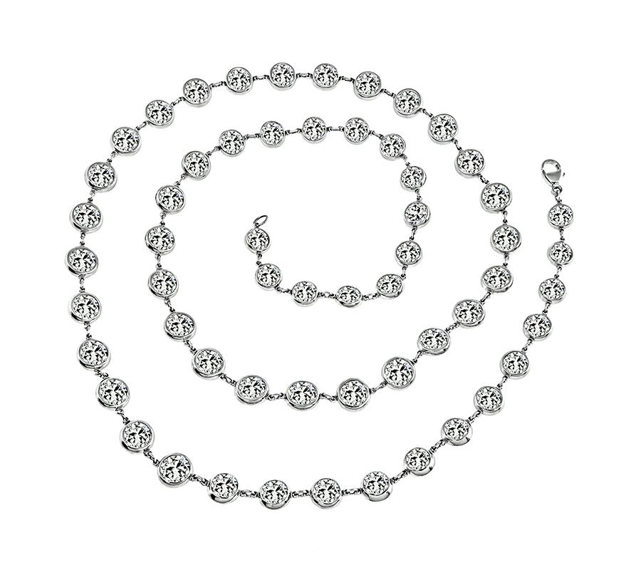 Dies ist eine elegante Platin-Halskette als Meterware. Die Halskette ist mit funkelnden Diamanten im alten europäischen Schliff besetzt, die etwa 33,18 ct wiegen. Die Farbe dieser Diamanten ist H-K mit VS1-SI1 Reinheit. Die Halskette ist 22,5 cm