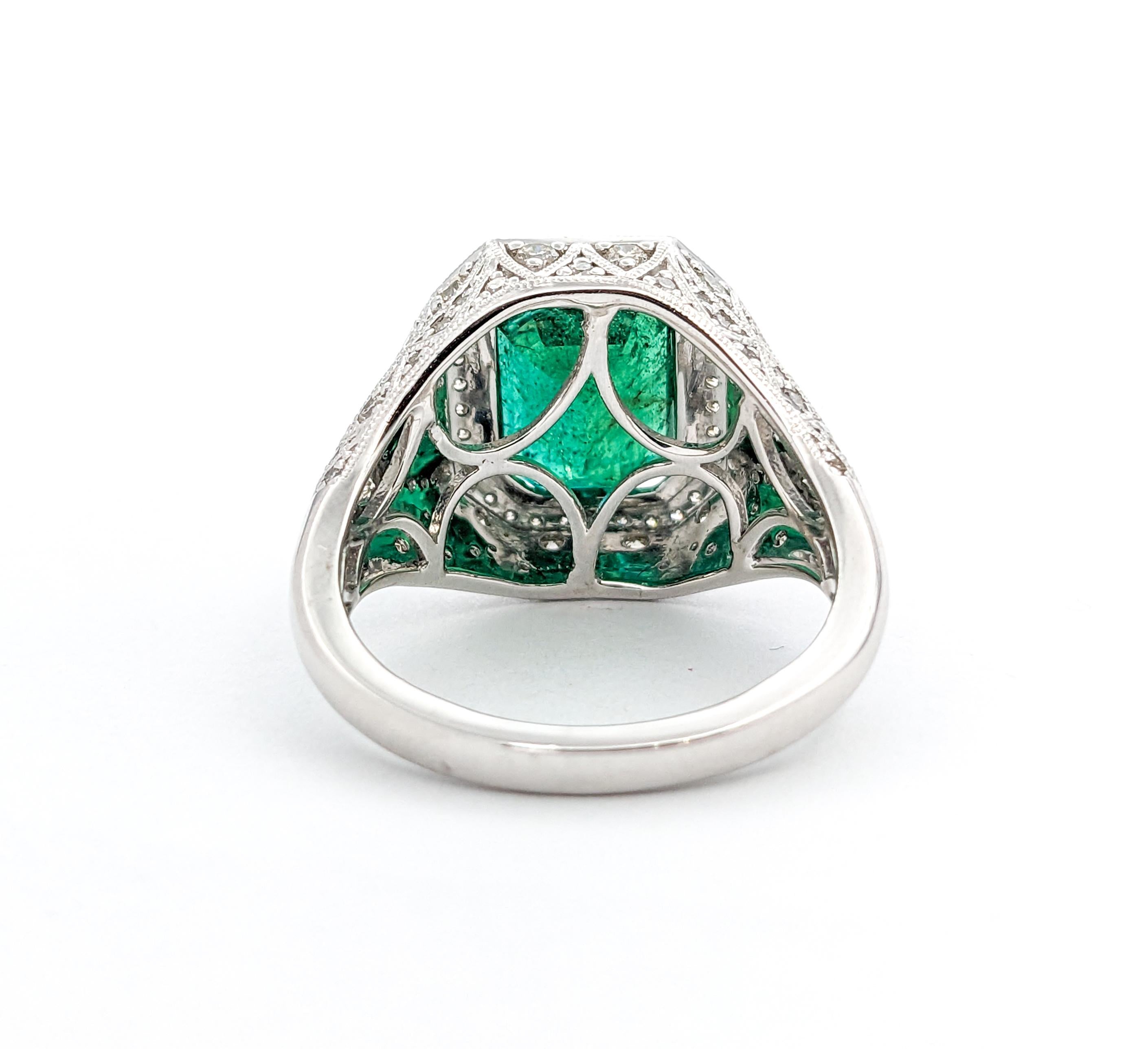 Women's 3.31ct Emerald & Diamonds Ring In Platinum For Sale