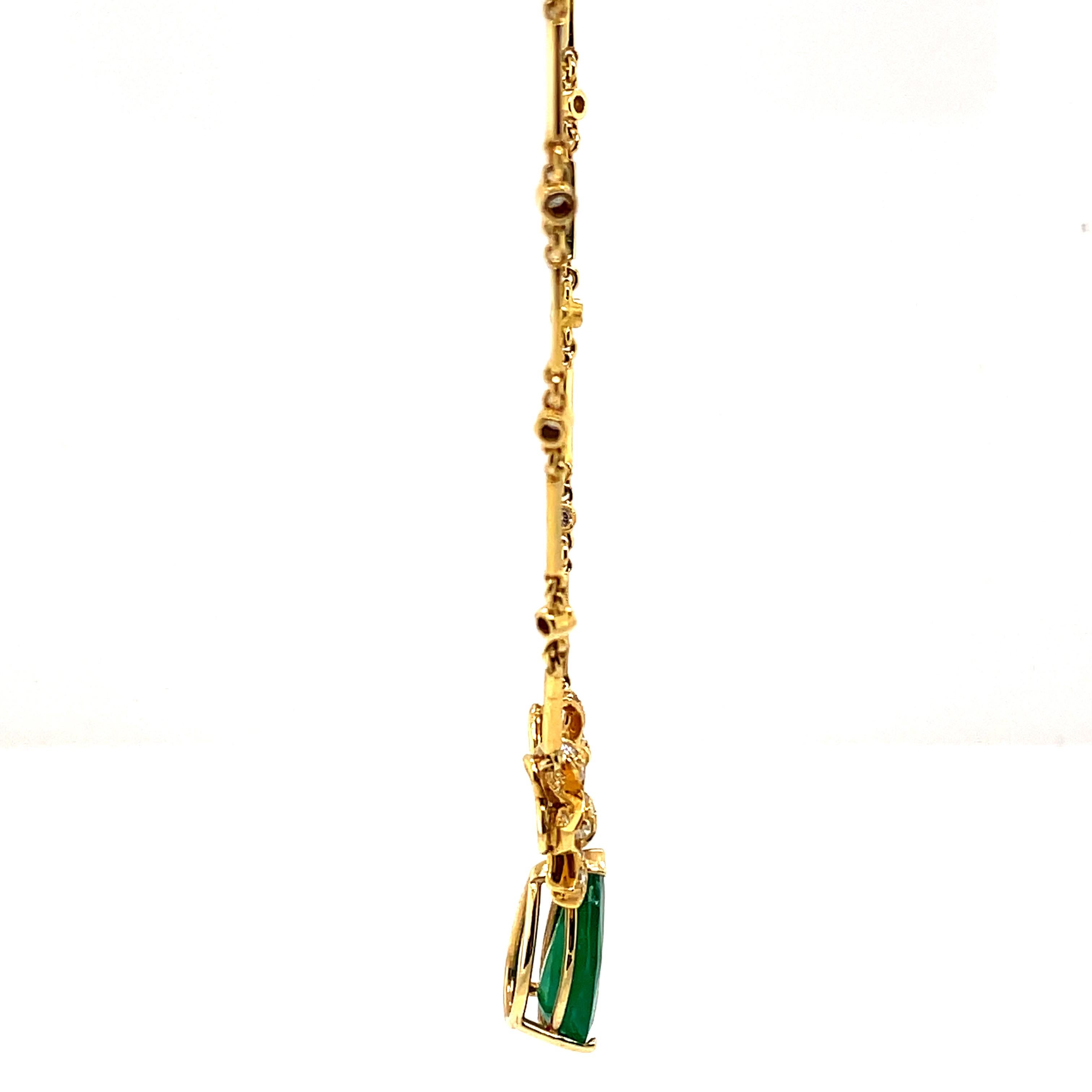 3,31 Karat birnenförmiger Smaragd mit Diamantschleife Halskette 18k Gelbgold (Tropfenschliff) im Angebot