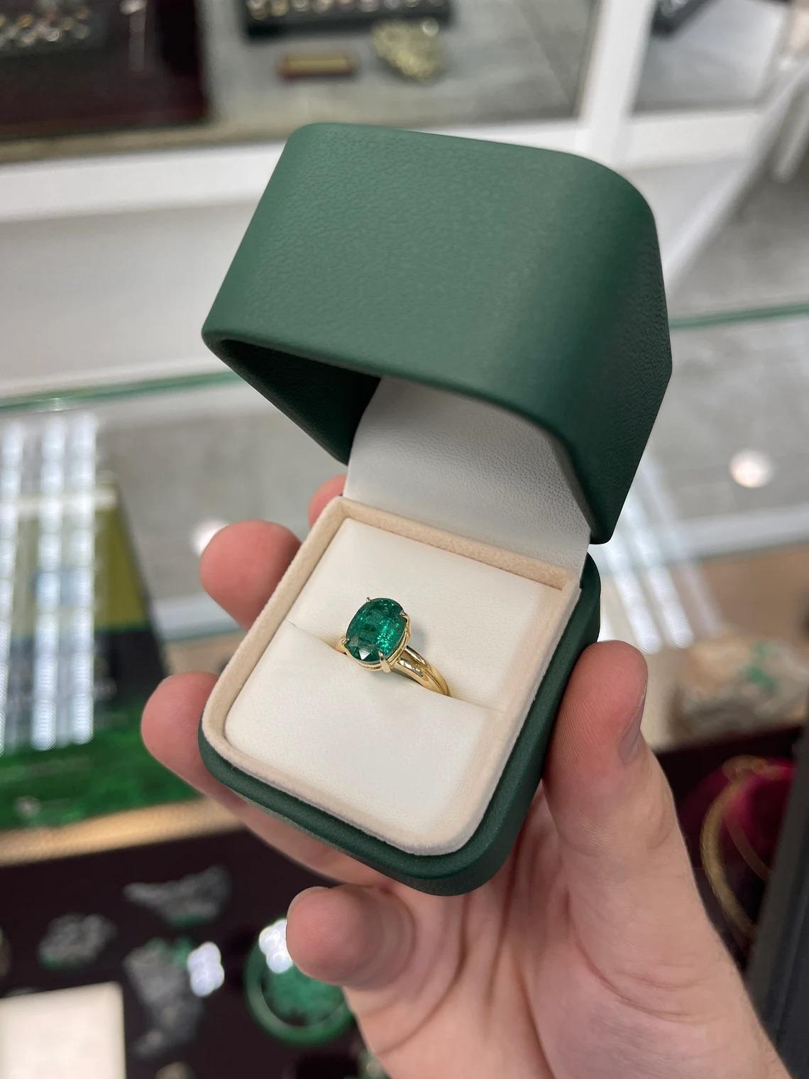 3.31cts 14K Natural Oval Cut Emerald Solitaire Solid Gold Split Shank Prong Ring For Sale 2