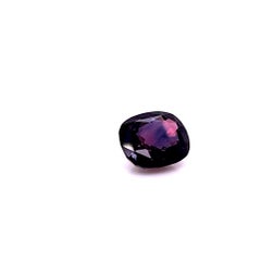 Saphir violet de 3,32 carats à taille coussin