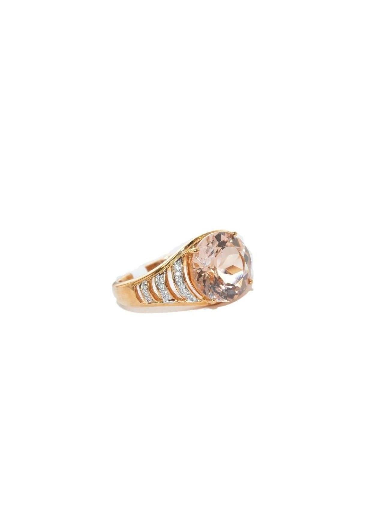 Round Cut Sunita nahata Morganite 3.32ct. Fancy Ring in 18Karat Rose Gold with Diamond. For Sale
