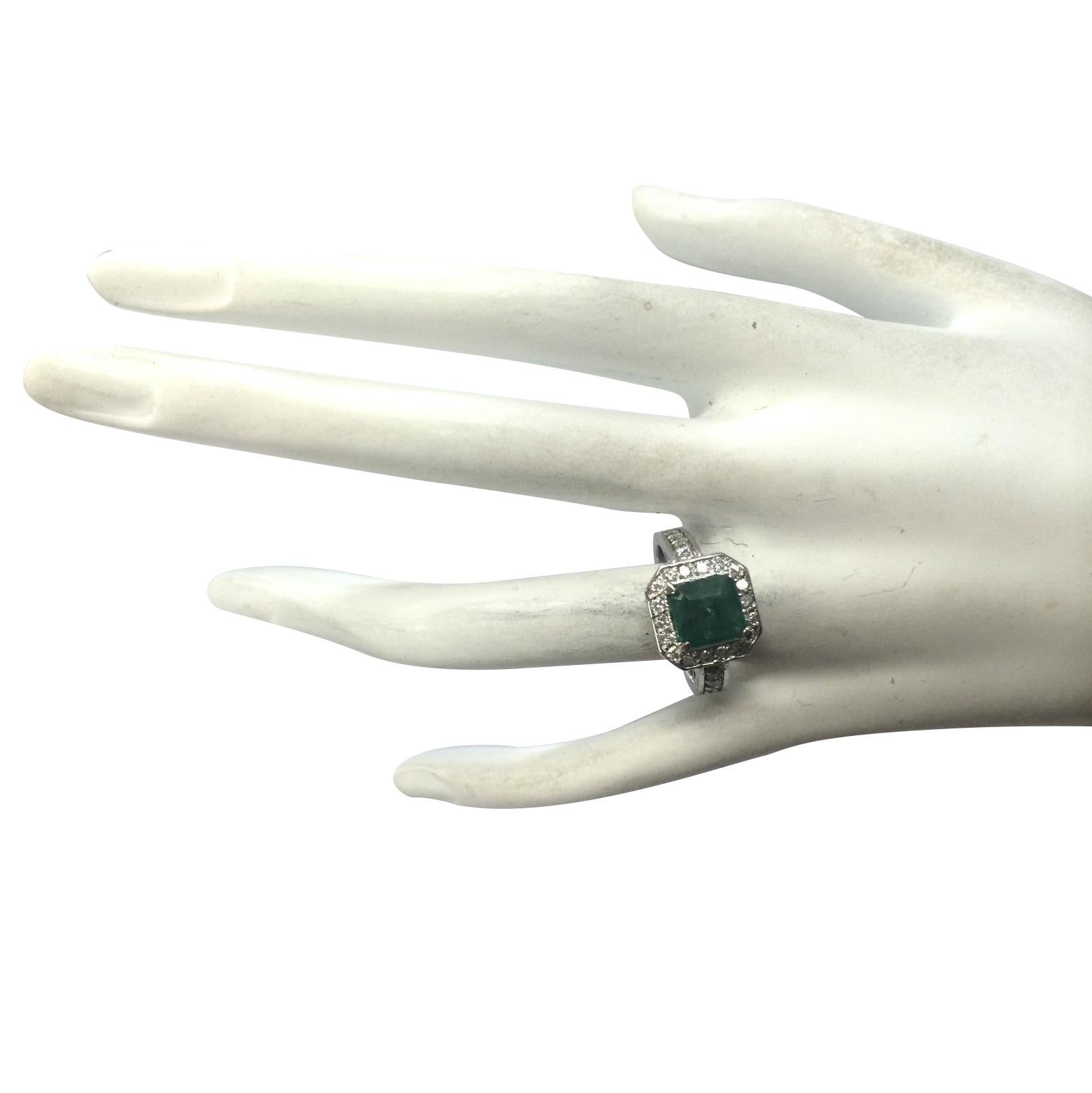 Natural Emerald Diamond Ring In 14 Karat White Gold In New Condition For Sale In Manhattan Beach, CA
