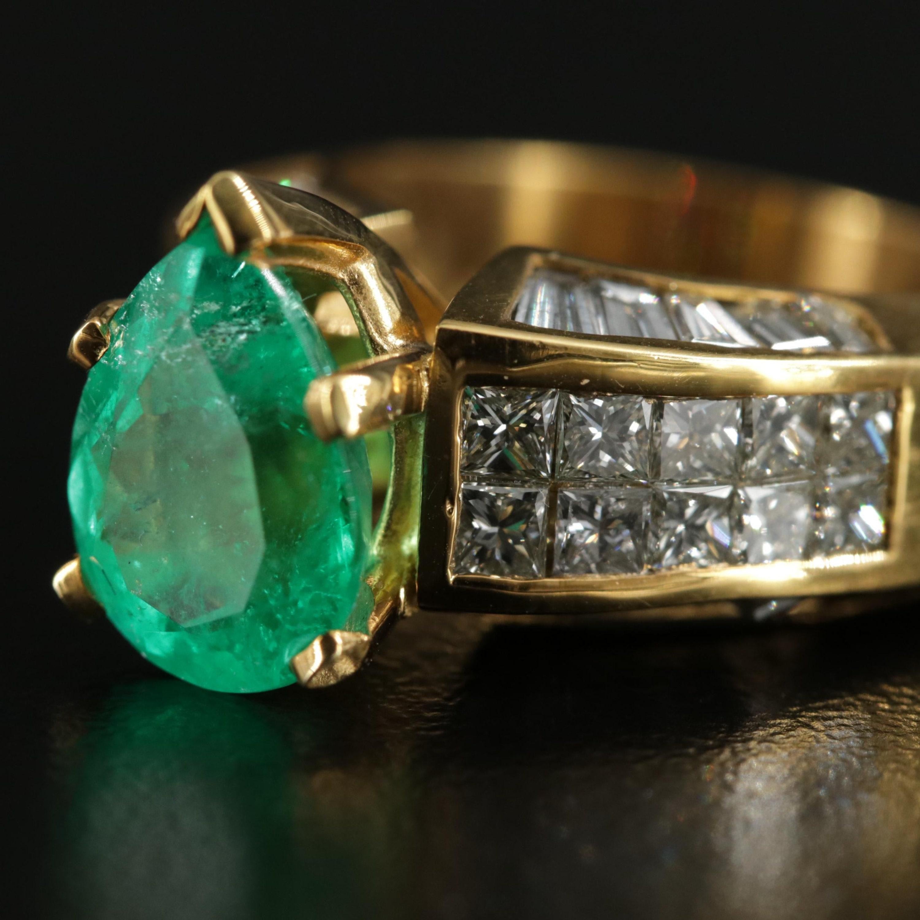 For Sale:  3.32 Carat Pear Cut Emerald Diamond Engagement Wedding Ring Yellow Gold Ring 2