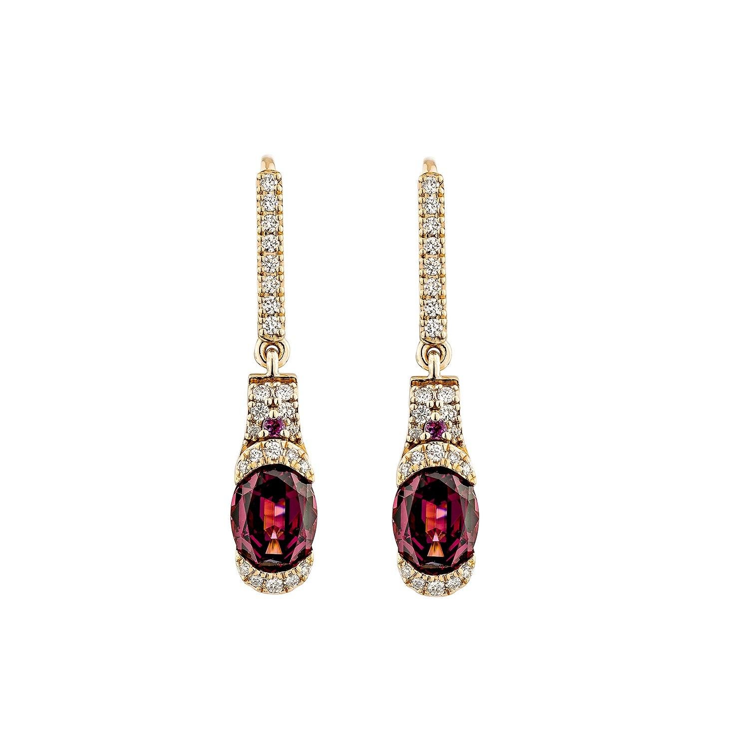 Contemporain Sunita Nahata, boucles d'oreilles pendantes en rhodolite de 3,32 carats en 18 carats avec diamant blanc en vente