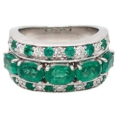 3.32 Carats Emerald and Diamond Ring in White Gold