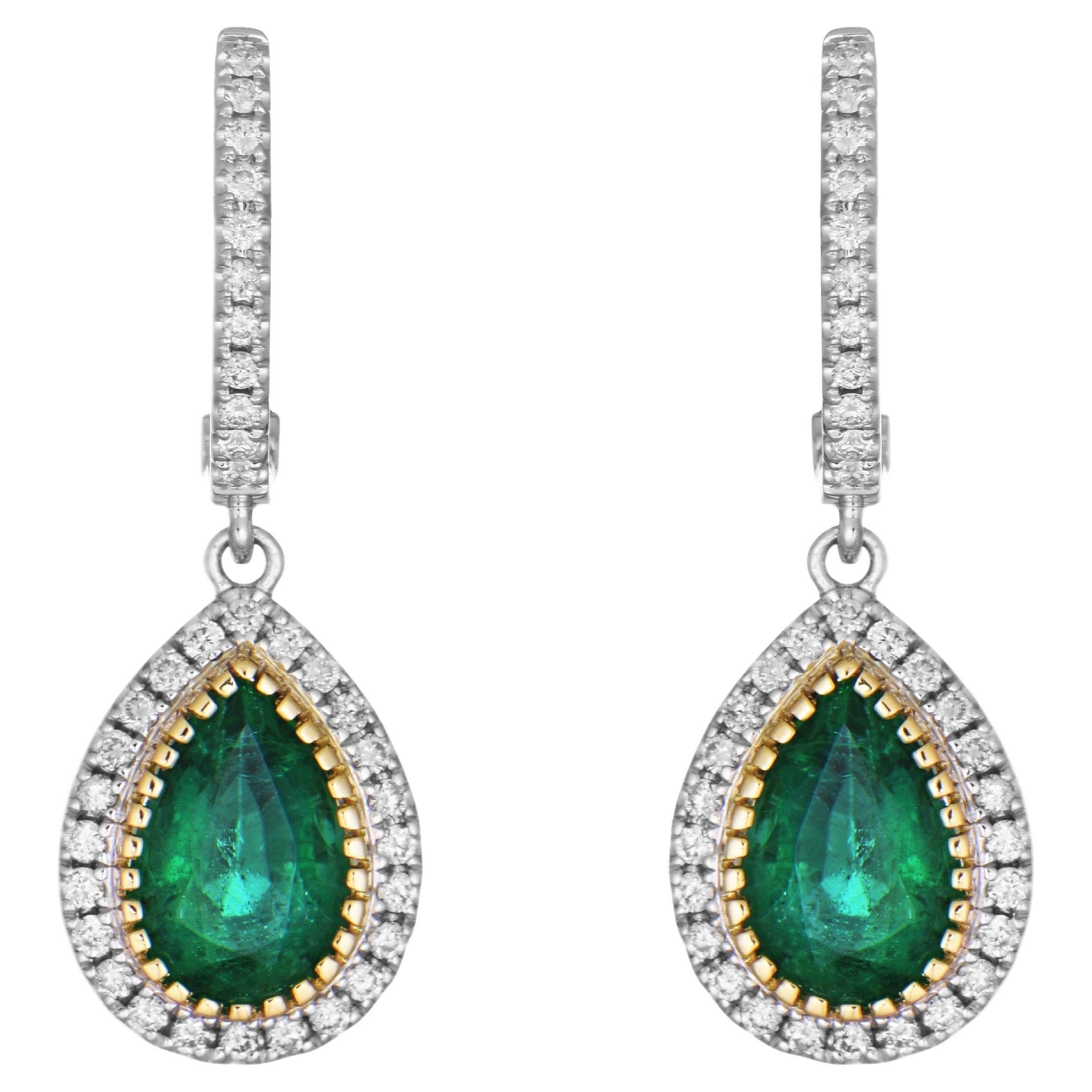 3,32 Karat Smaragd und weißer Diamant Weiß-Ohrringe aus Weiß- und Gelbgold