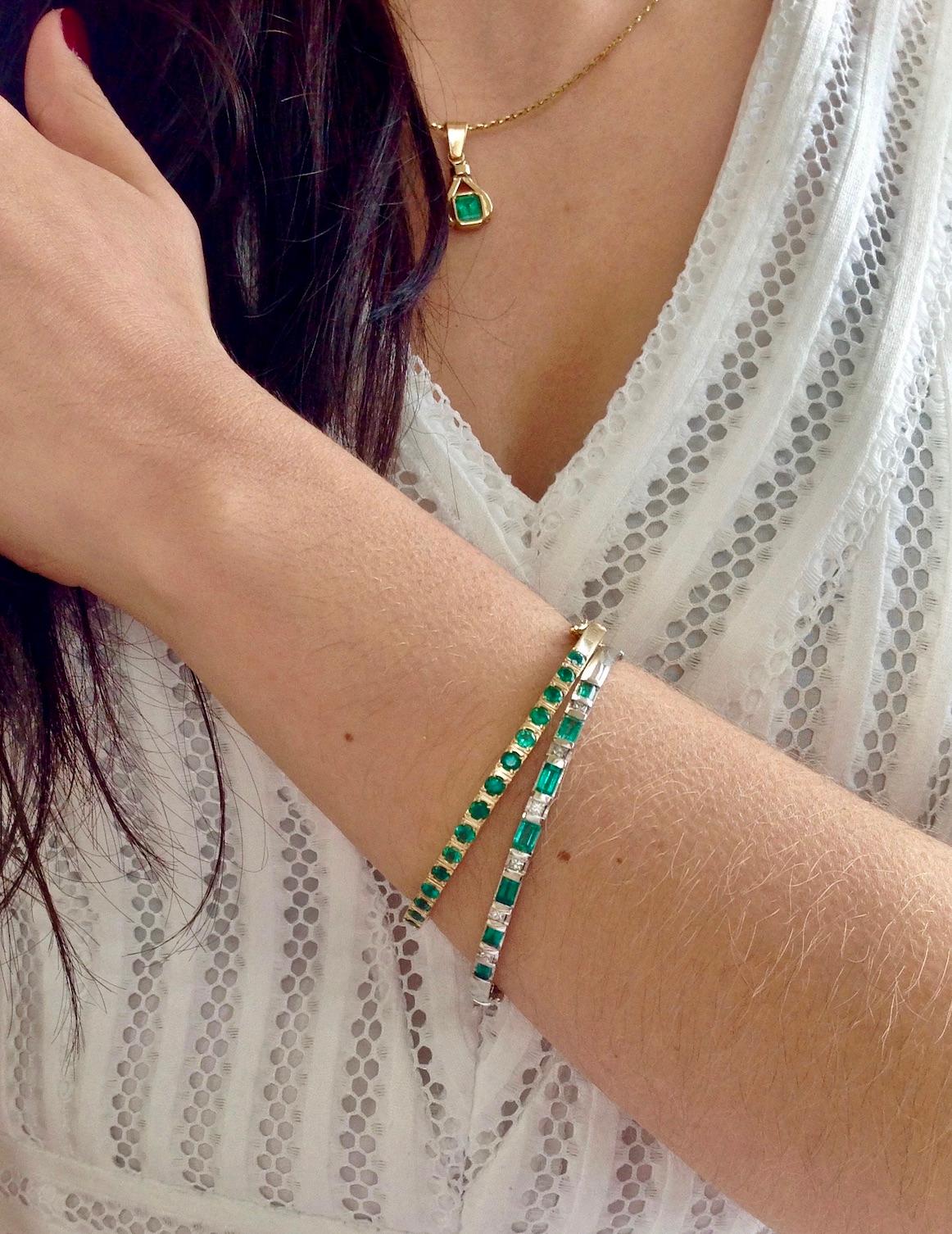 Bracelet jonc en or blanc 18 carats avec émeraudes de Colombie et diamants 3,32 en vente 5