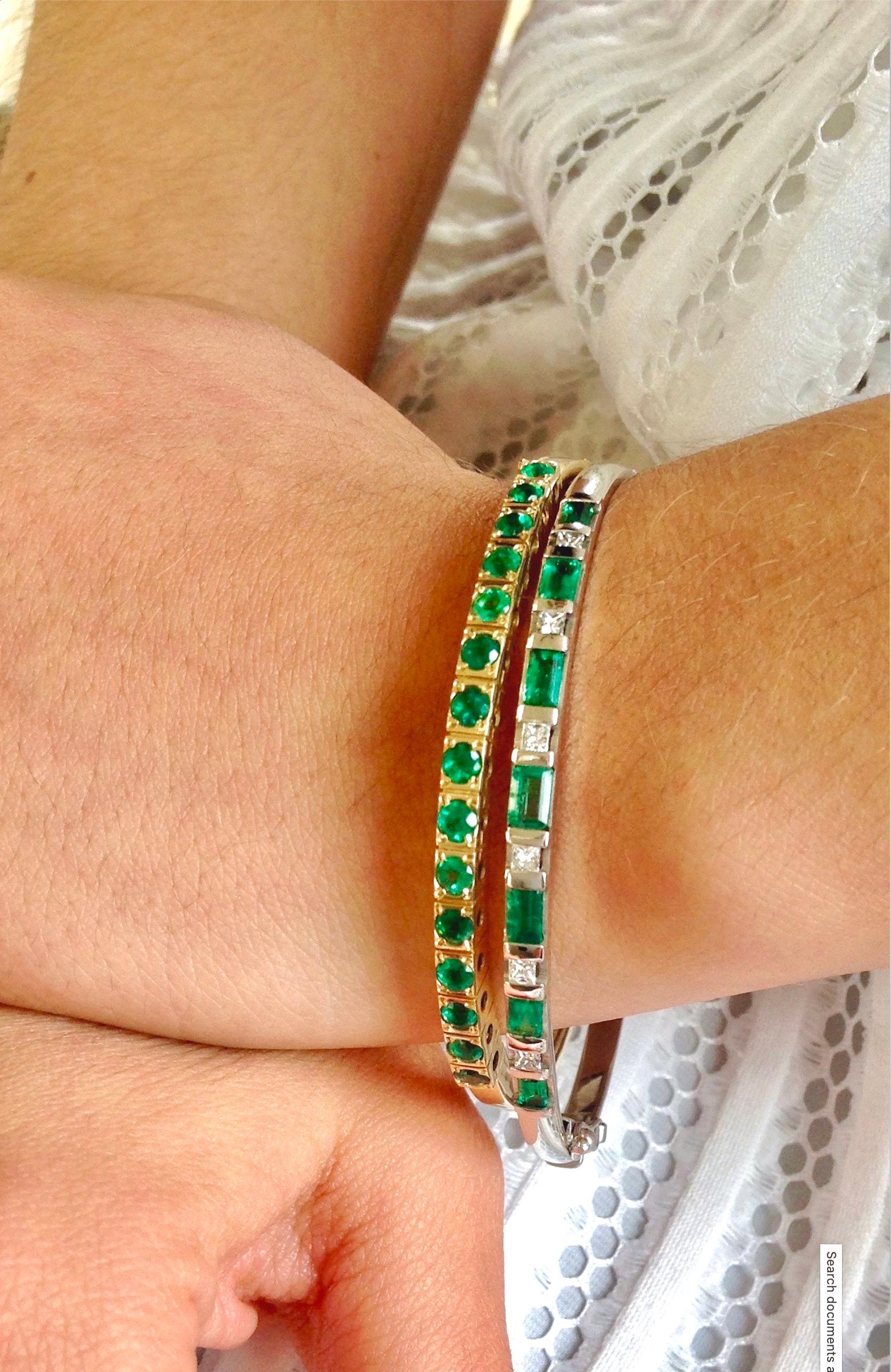 3.32 Colombian Emerald and Diamond Bangle Bracelet 18 Karat White Gold For Sale 1