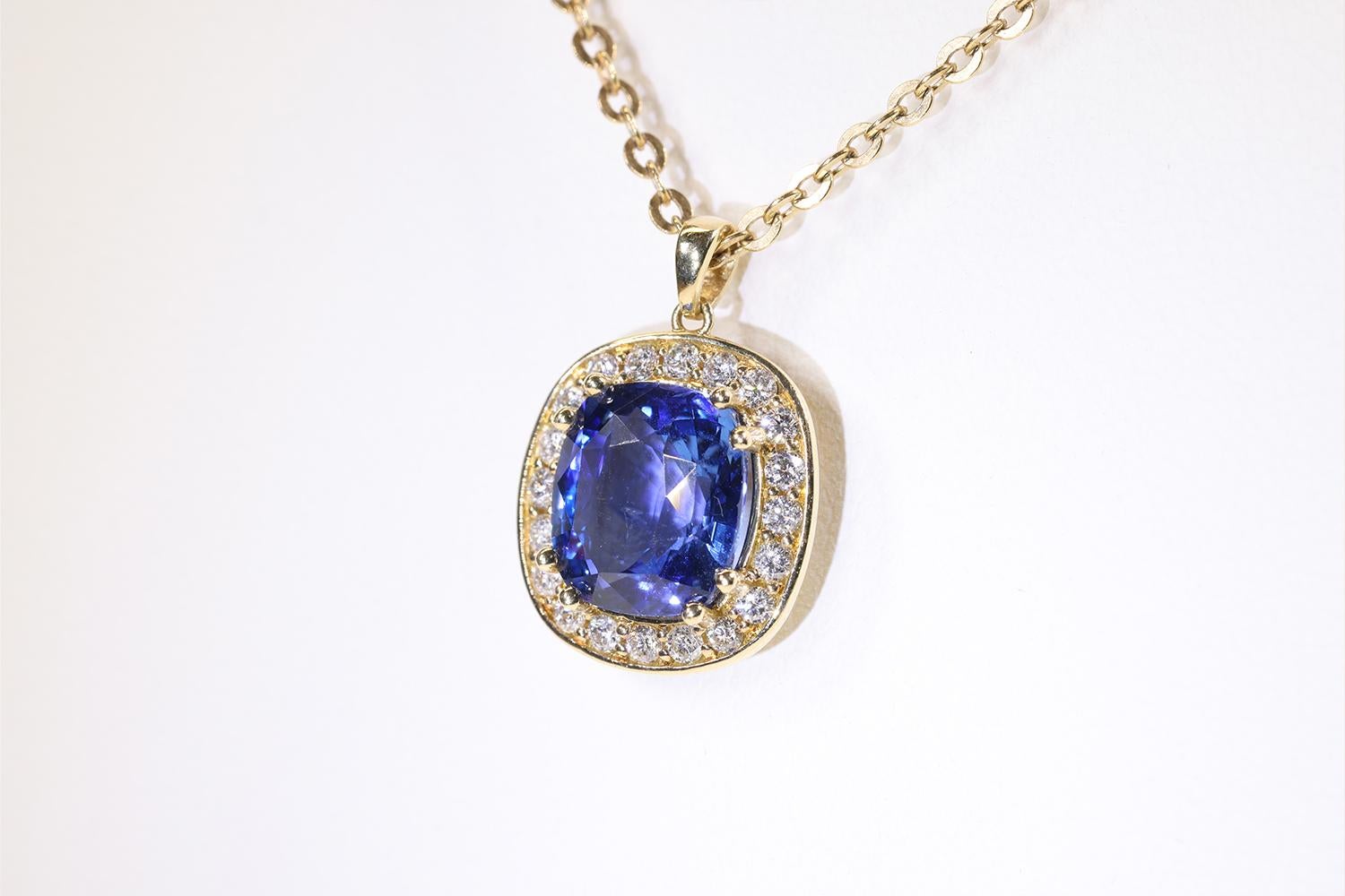 Modern 3.321 Carat Ceylon Blue Cushion Sapphire in 18K Yellow Gold Diamond Halo Pendant For Sale