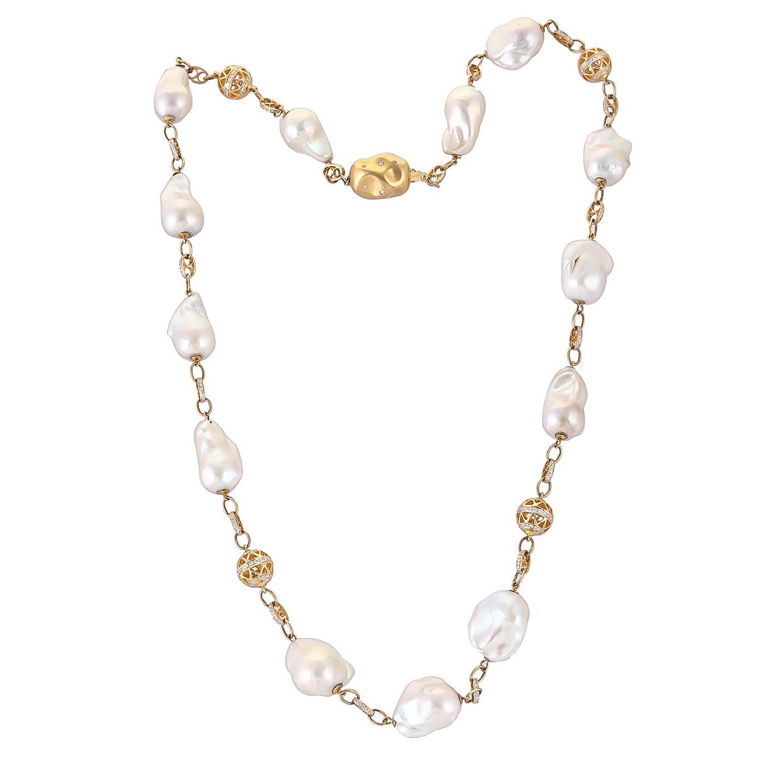 332.52 Carat Baroque Pearls Diamond Filigree 18 Karat Yellow Gold Chain Necklace For Sale