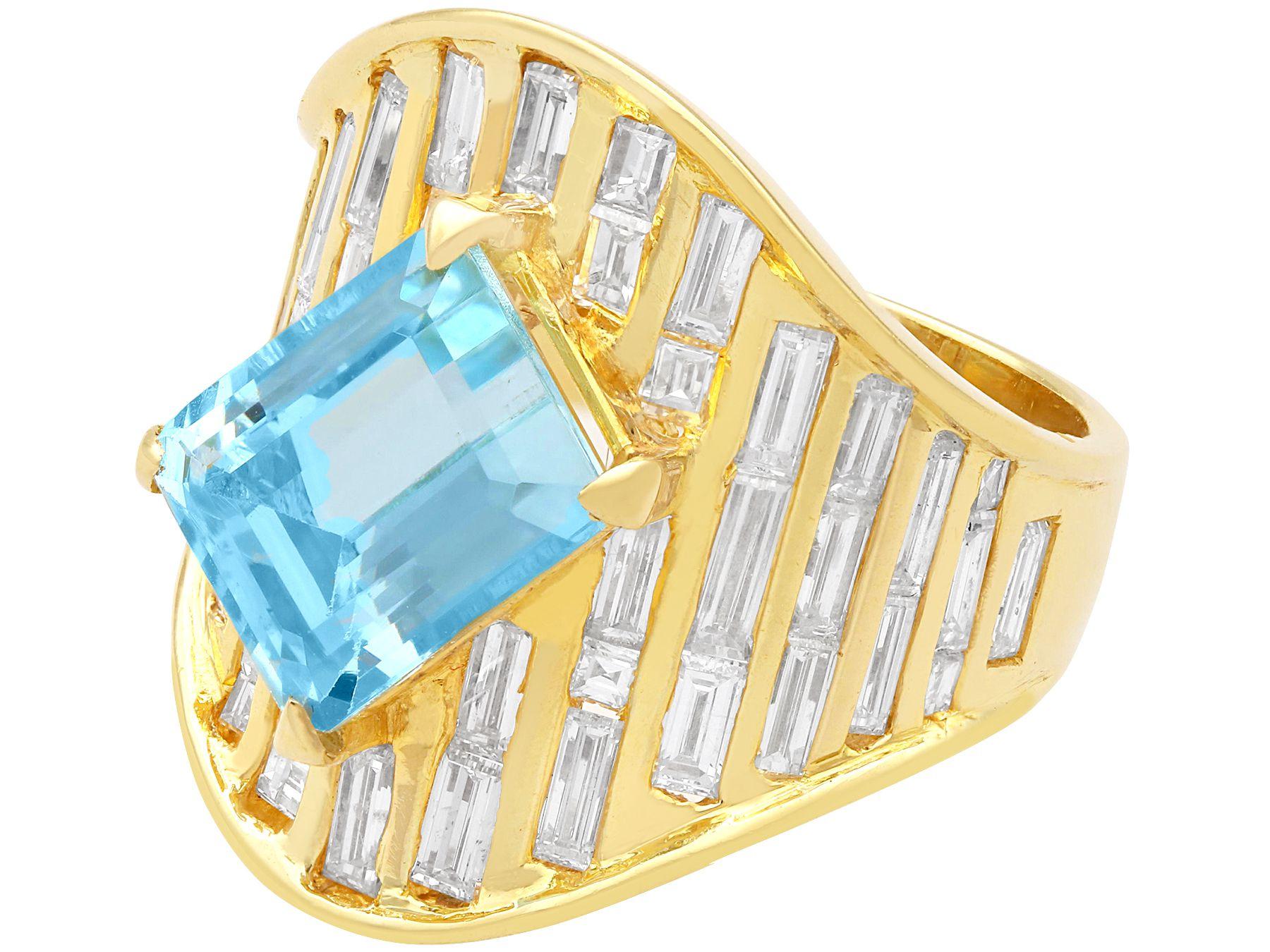 Contemporary 3.33 Carat Aquamarine and 1.55 Carat Diamond Yellow Gold Cocktail Ring For Sale