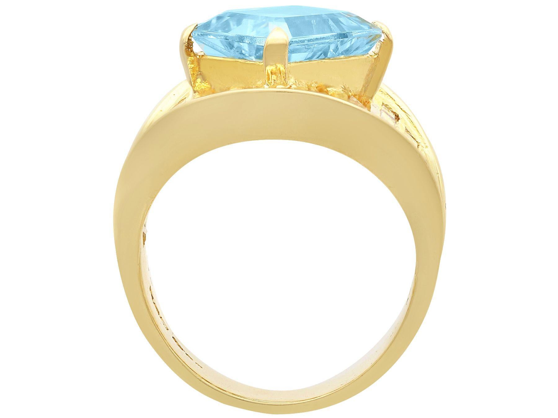 3.33 Carat Aquamarine and 1.55 Carat Diamond Yellow Gold Cocktail Ring In Excellent Condition For Sale In Jesmond, Newcastle Upon Tyne