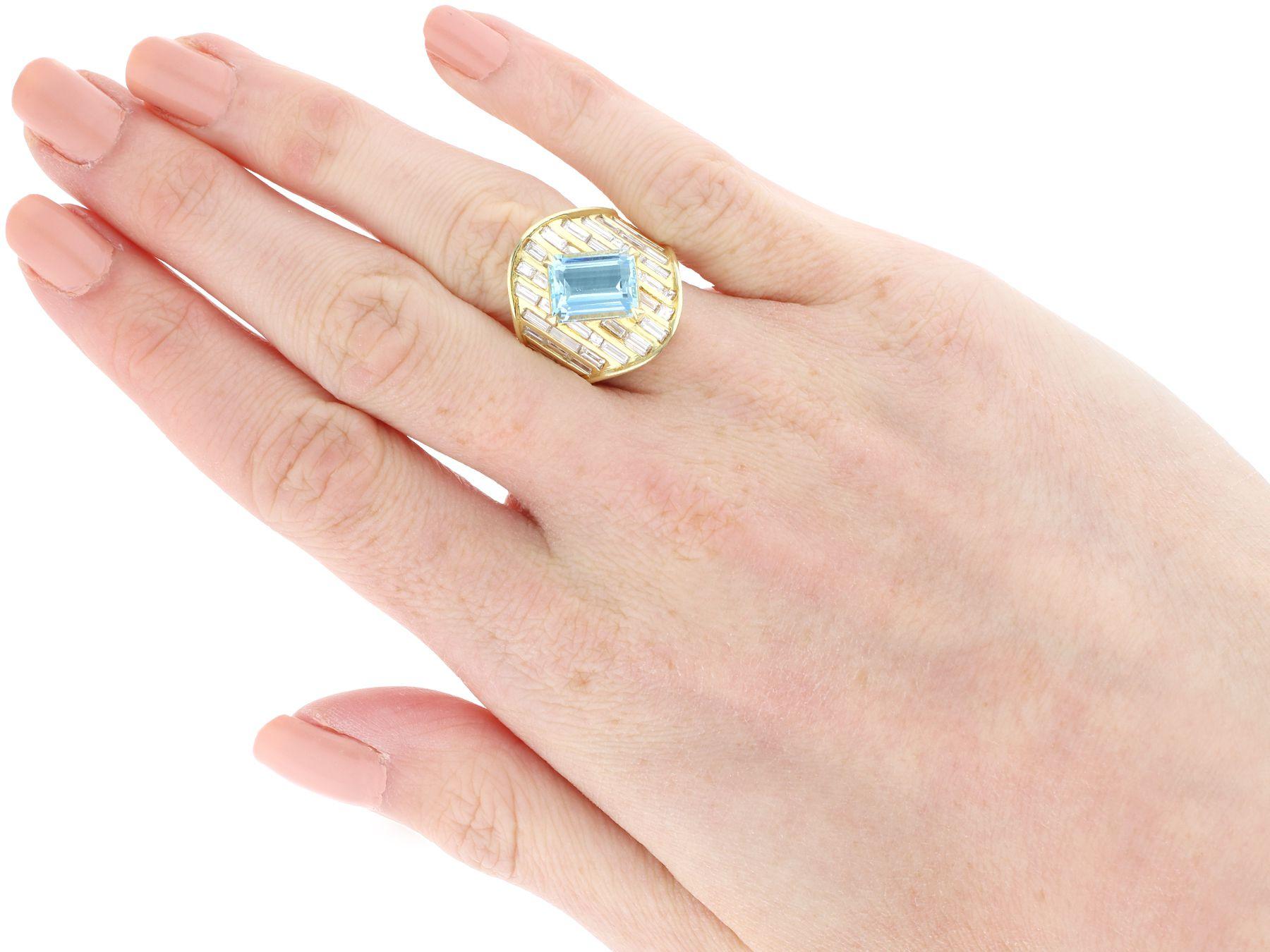 Bague cocktail en or jaune avec aigue-marine de 3,33 carats et diamants de 1,55 carat Unisexe en vente
