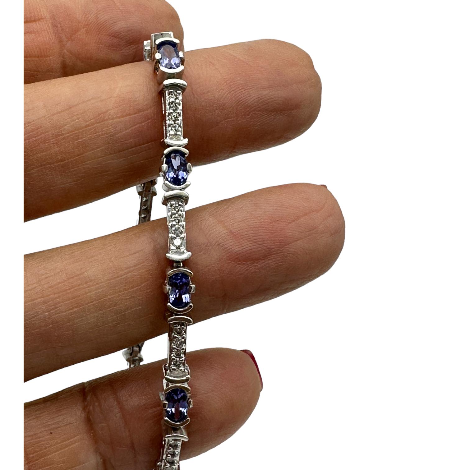 3.33 Carat Diamond and Tanzanite Link Bracelet 14 Karat White Gold For Sale 1