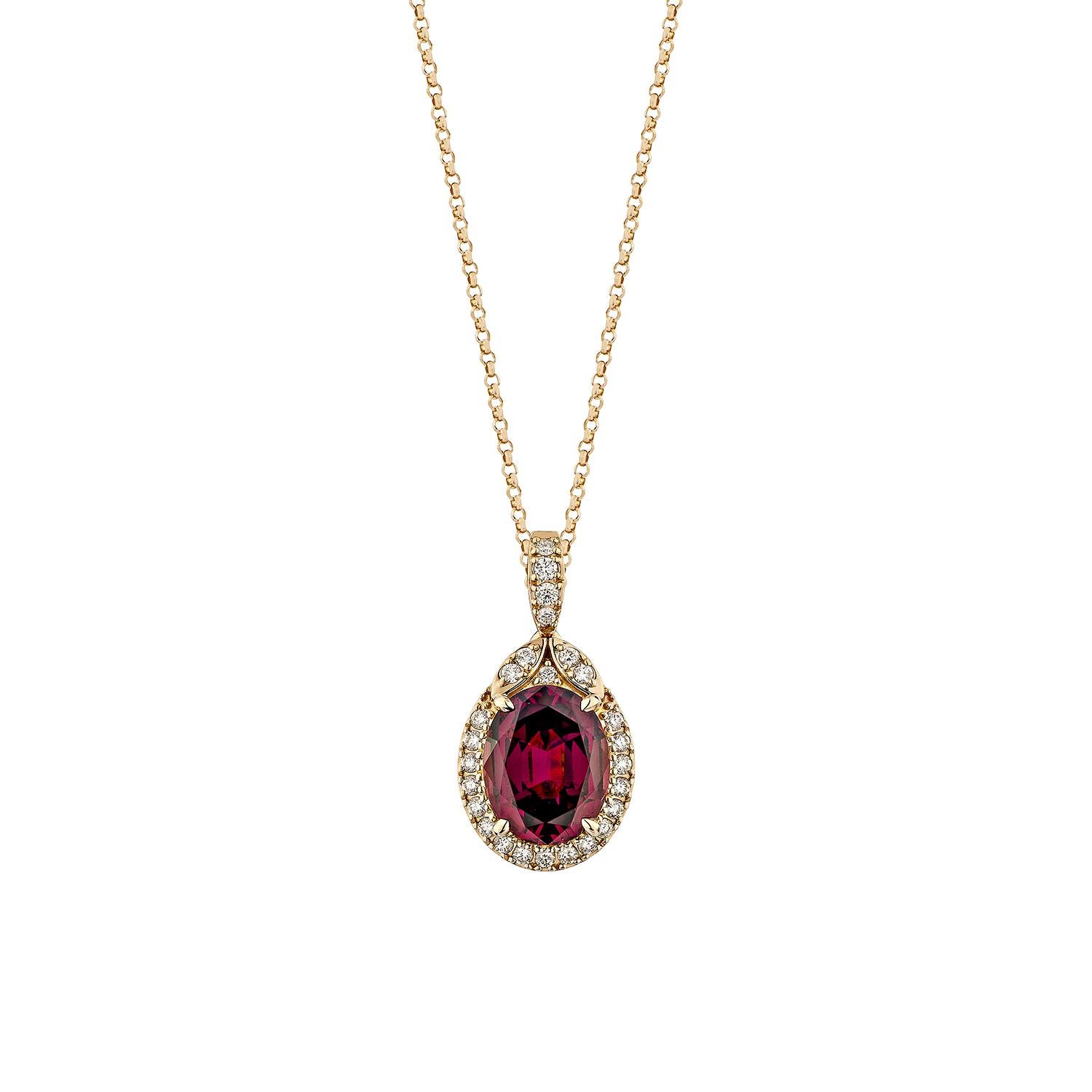 Taglio ovale Ciondolo con rodolite da 3,33 carati in 18KRG e diamante bianco di Sunita Nahata. in vendita