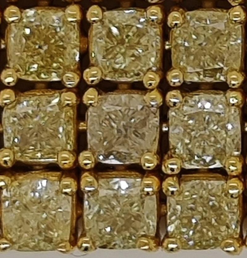 33.3 Carats Fancy Diamond Yellow Gold Bracelet In New Condition For Sale In New York, NY
