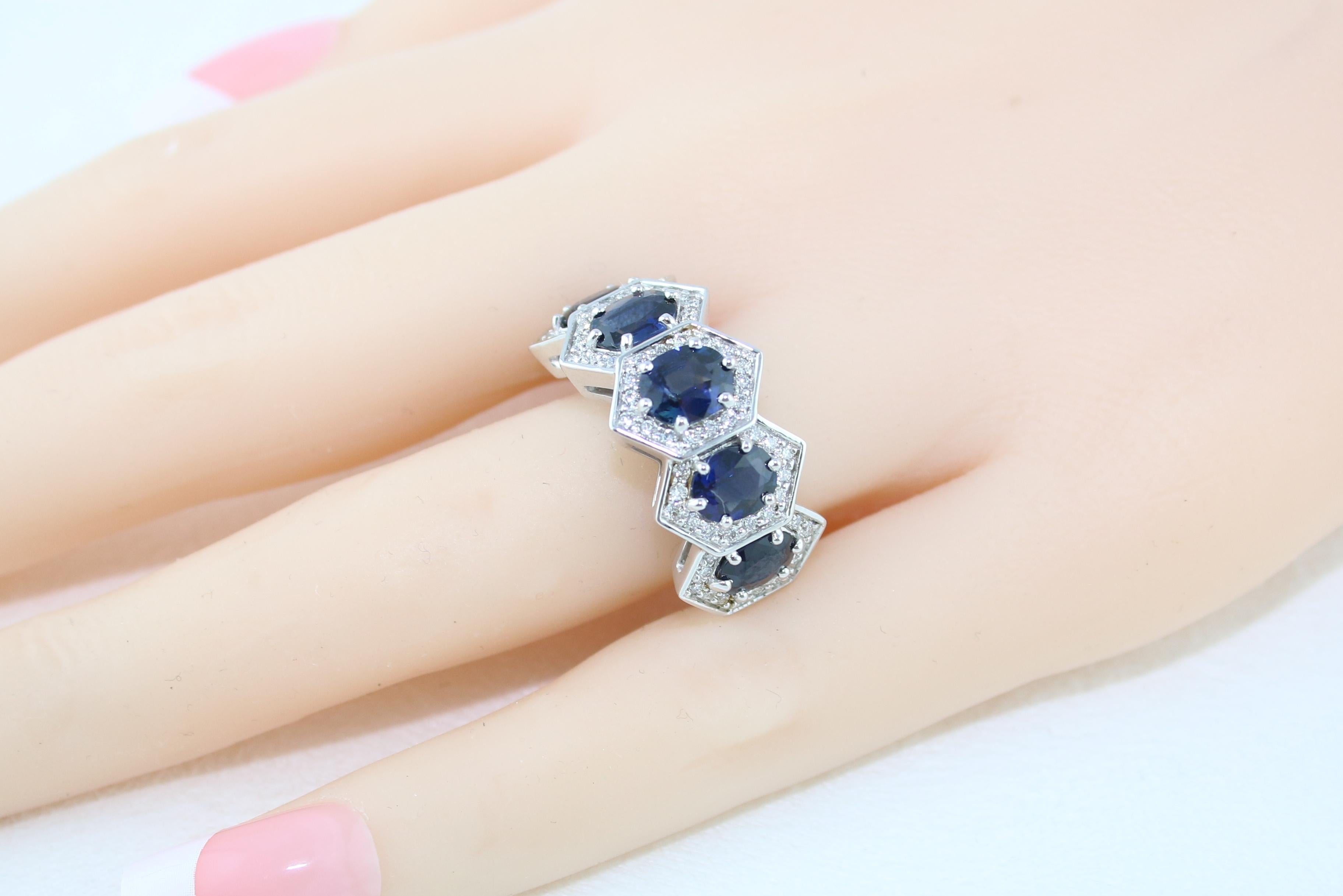 Contemporary 3.33 Carat Five-Stone Hexagon Blue Sapphire Diamond Gold Band Ring For Sale