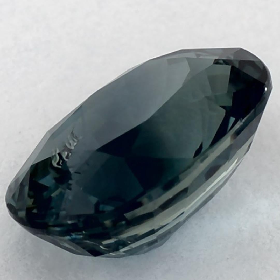 3.33 Ct Green Sapphire Oval Loose Gemstone (Saphir vert ovale en vrac) en vente 3