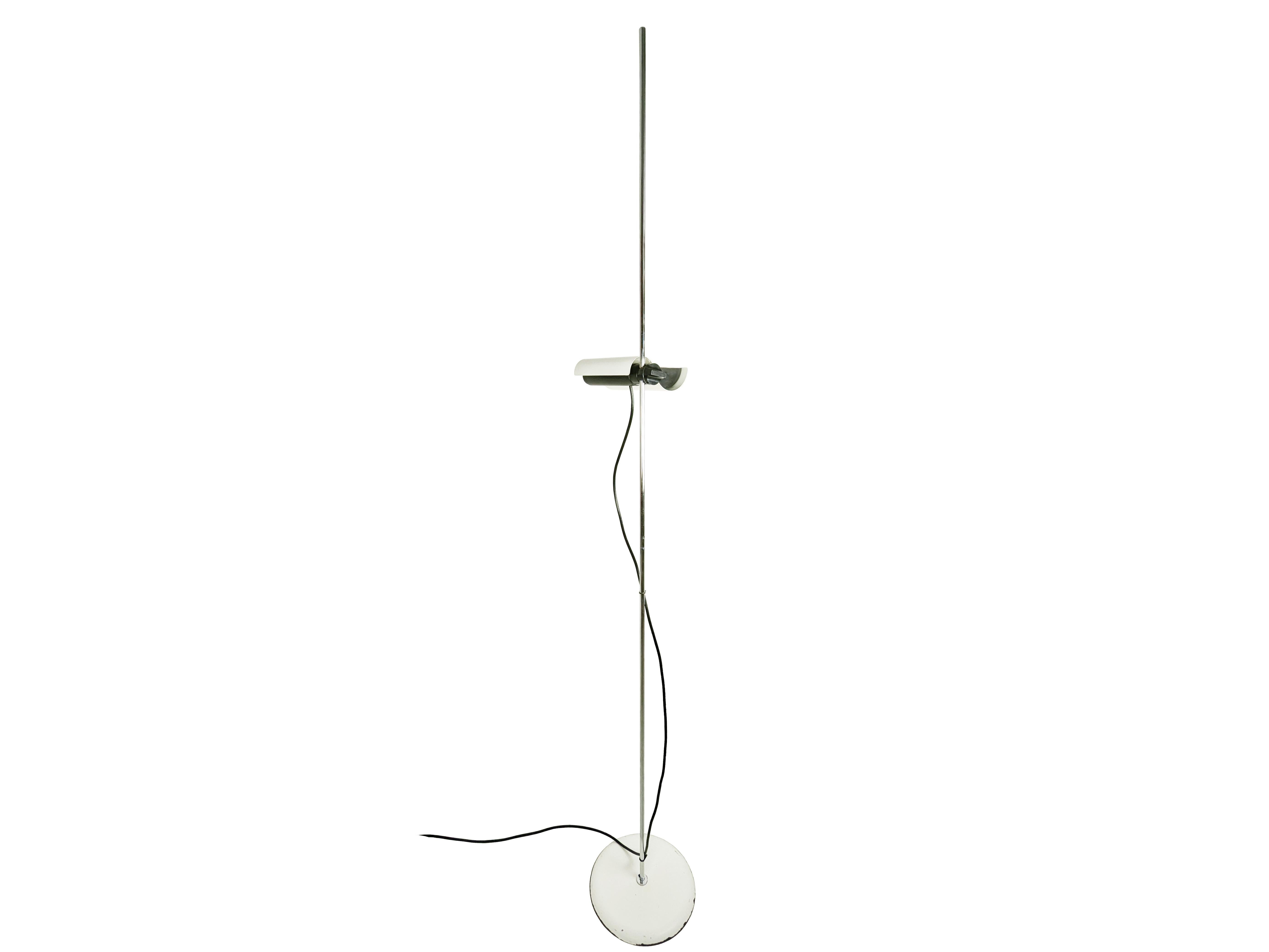 333 Dim Lampada da terra in metallo cromato e bianco di Magistretti per Oluce, 1975 in vendita 1