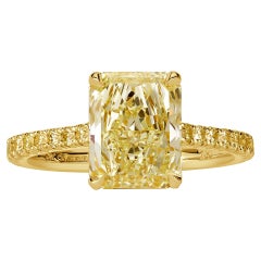 3.33ct Fancy Light Yellow Radiant Cut Diamond Engagement Ring