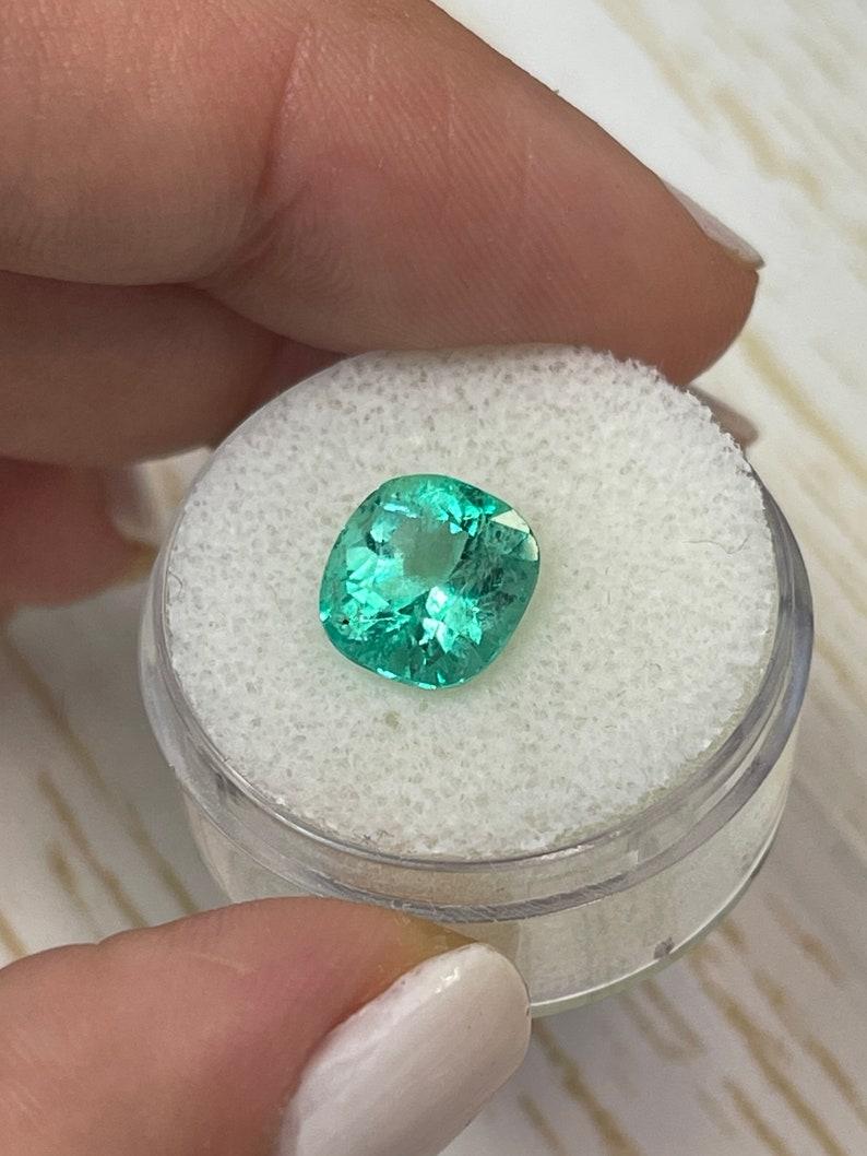 Women's 3.34 Carat 9.5x9 Bluish Green Natural Colombian Emerald - Cushion Cut Chivor May For Sale