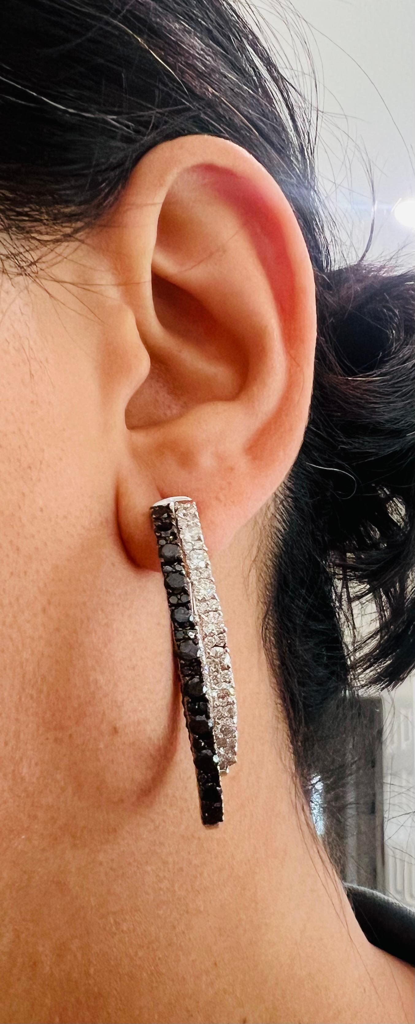 3.34 Carat Black Diamond White Diamond 14 Karat White Gold Double Hoop Earrings In New Condition For Sale In Los Angeles, CA