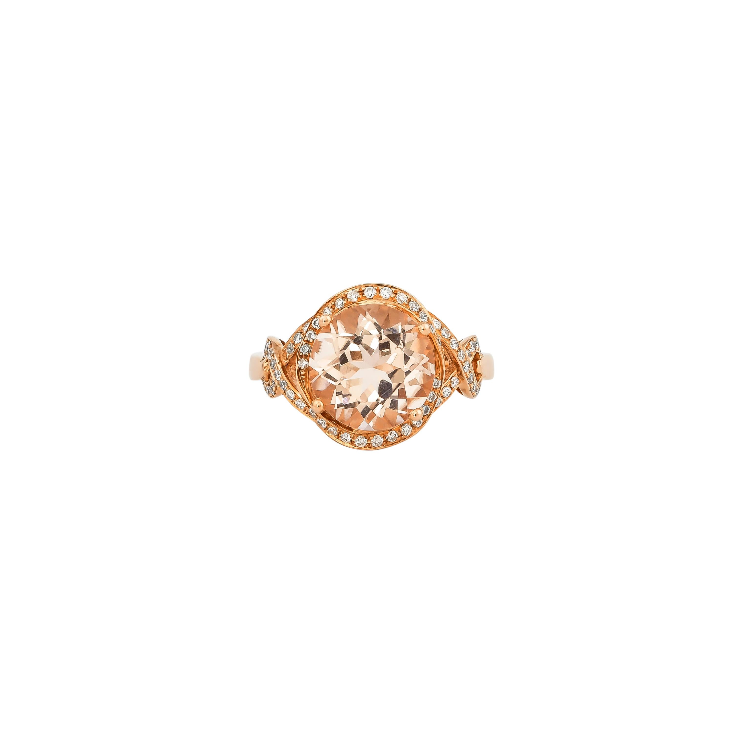 Round Cut 3.34 Carat Morganite and Diamond Ring in 18 Karat Rose Gold For Sale