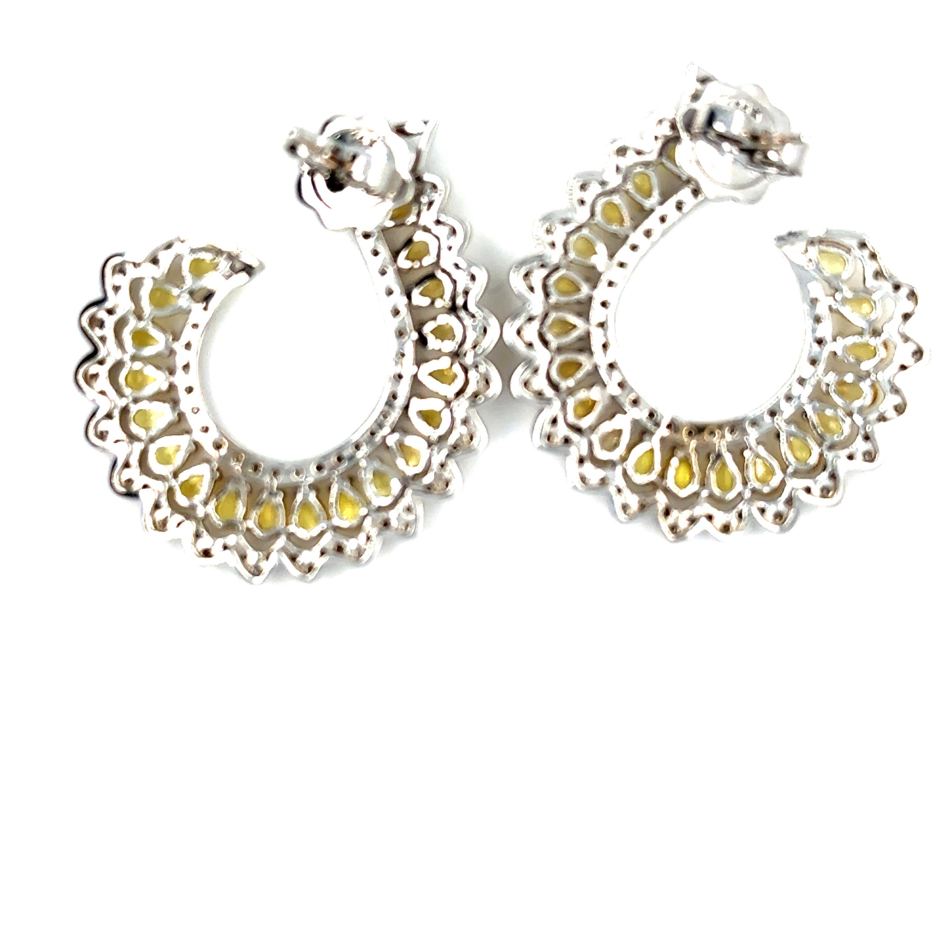 Taglio a goccia Orecchini in oro bianco con zaffiro giallo e diamante da 3.34 carati con taglio a pera in vendita