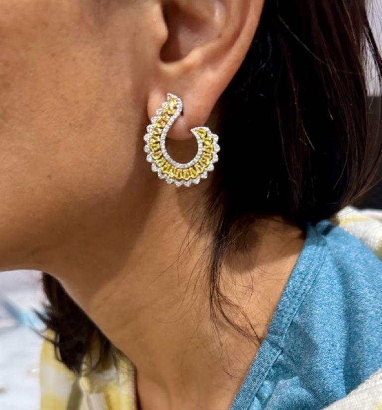 Orecchini in oro bianco con zaffiro giallo e diamante da 3.34 carati con taglio a pera In condizioni Nuovo in vendita a Los Angeles, CA