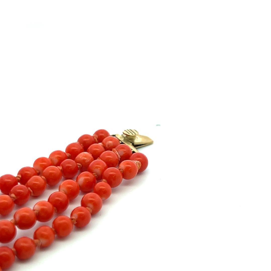 Collana girocollo in oro giallo 14 carati con diamante rotondo da 3,34 carati e corallo da 4 a 4,50 millimetri in vendita 3