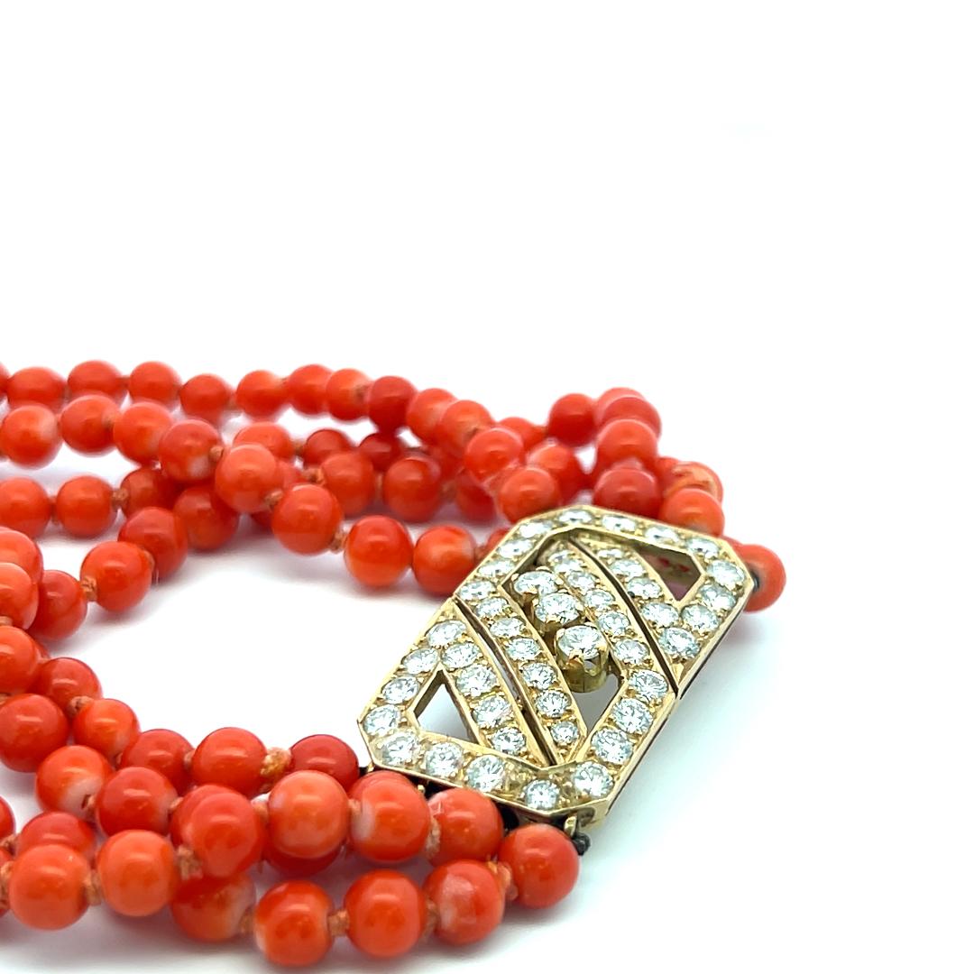 Collana girocollo in oro giallo 14 carati con diamante rotondo da 3,34 carati e corallo da 4 a 4,50 millimetri in vendita 4