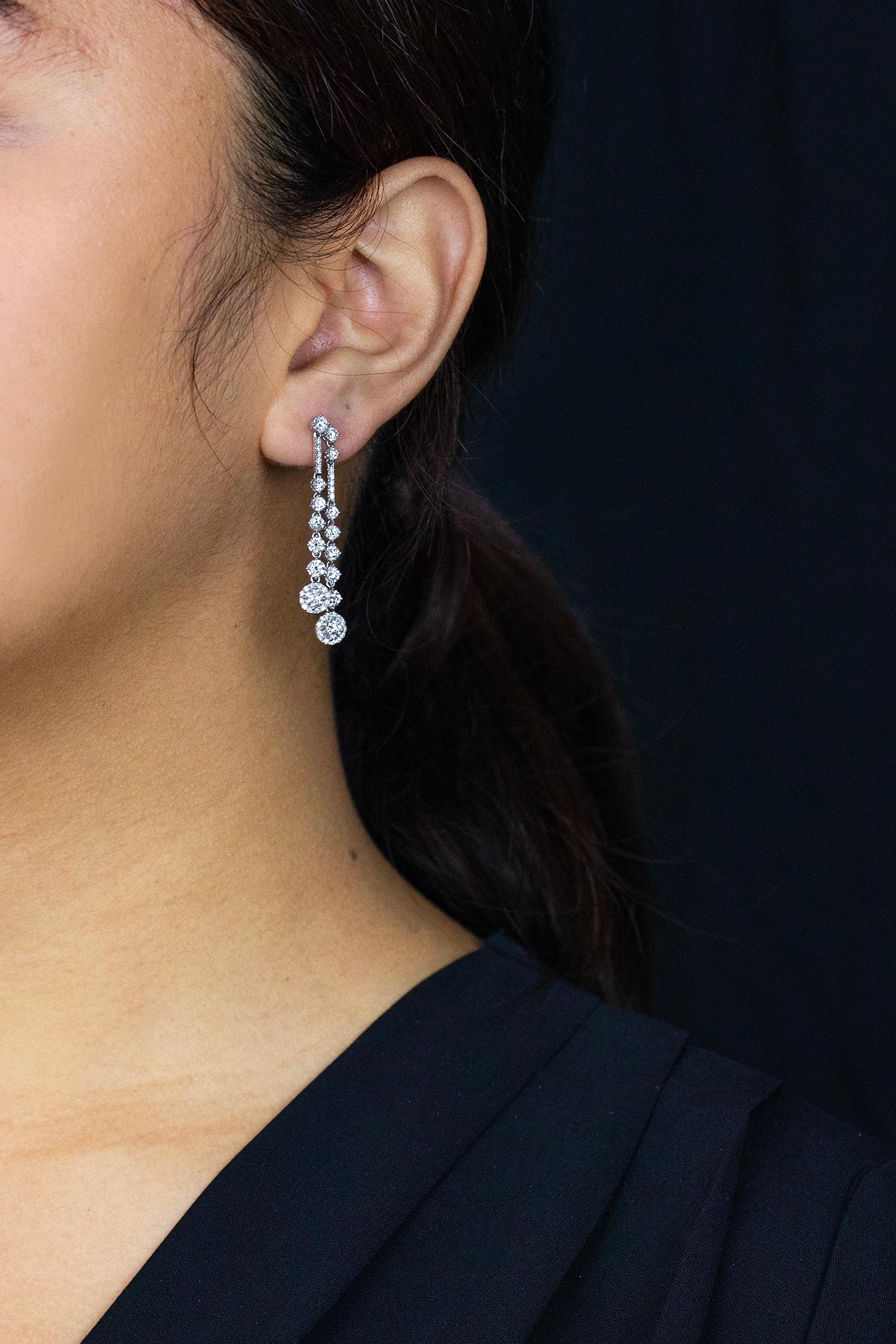 Roman Malakov 3.34 Carats Total Round Brilliant Cut Diamond Drop Earrings In New Condition For Sale In New York, NY