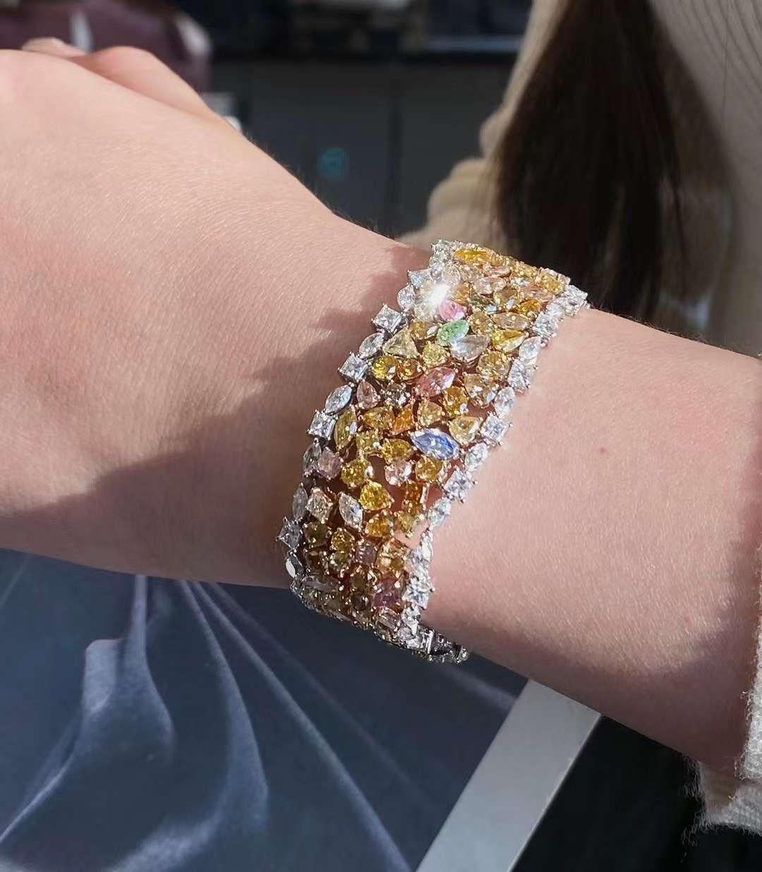 Women's 33.40 Carat Colored Diamond Bracelet in 18K Solid Gold For Sale