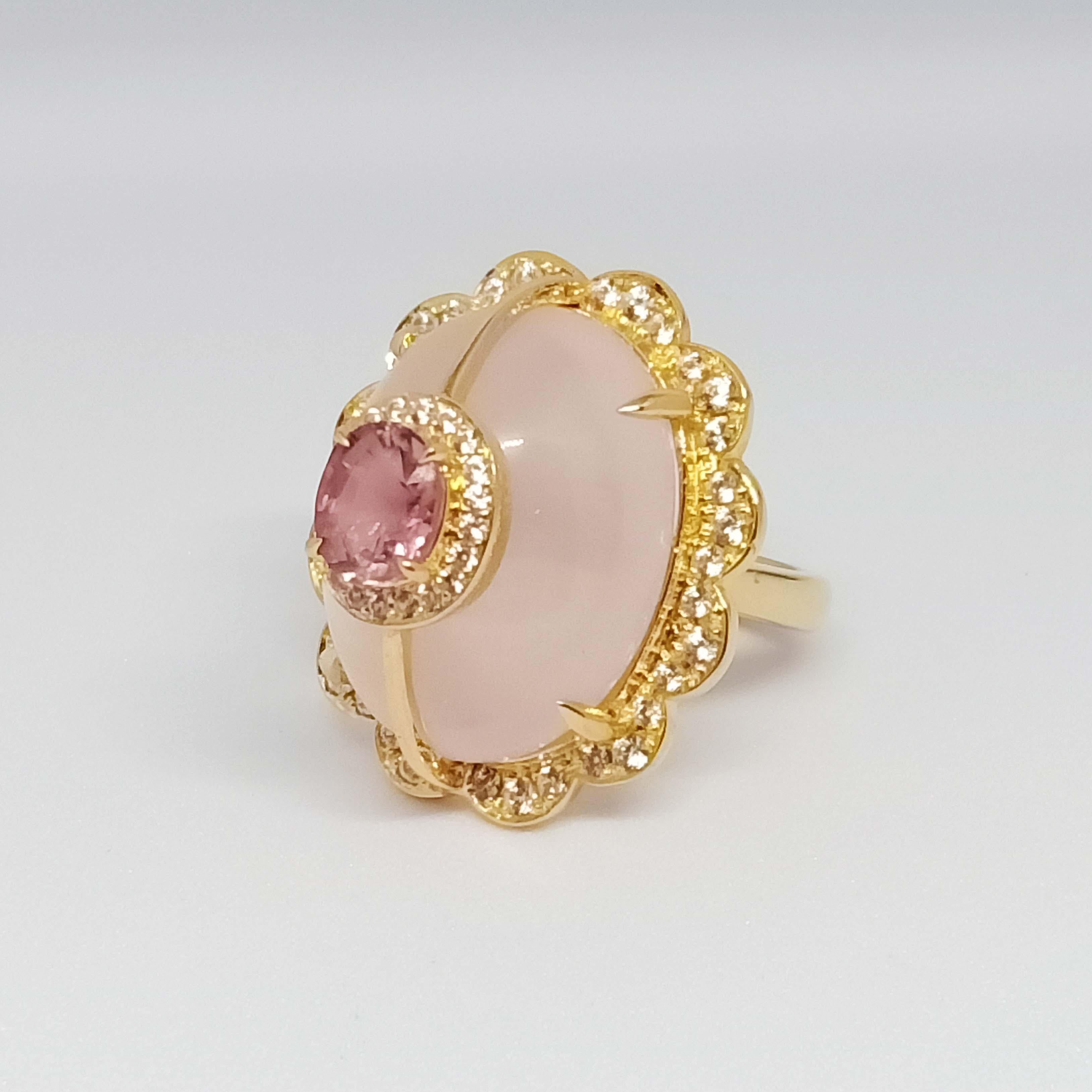 Art Nouveau 33,43 carati. Anello di quarzo rosa. Argento 925 placcato oro 18 carati. in vendita
