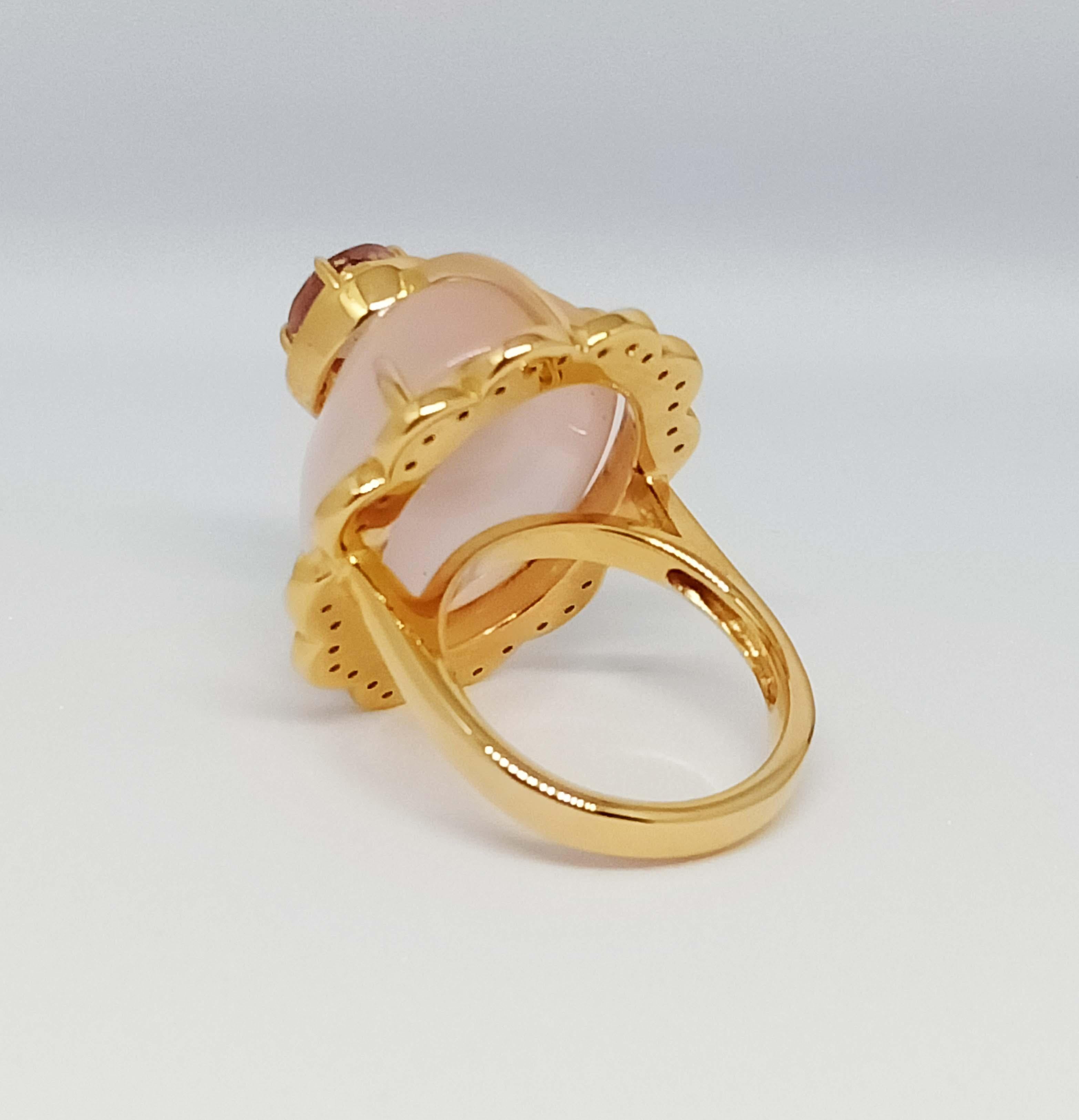 33,43 carati. Anello di quarzo rosa. Argento 925 placcato oro 18 carati. In condizioni Nuovo in vendita a Bangkok, TH