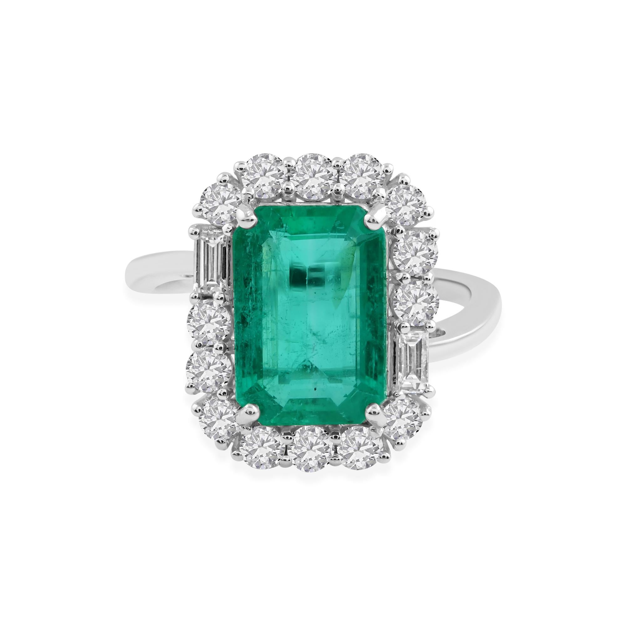 En vente :  3.34ct Octagon Emerald 0.80cts SI/HI Diamond Halo Engagement Ring 18k White Gold 3