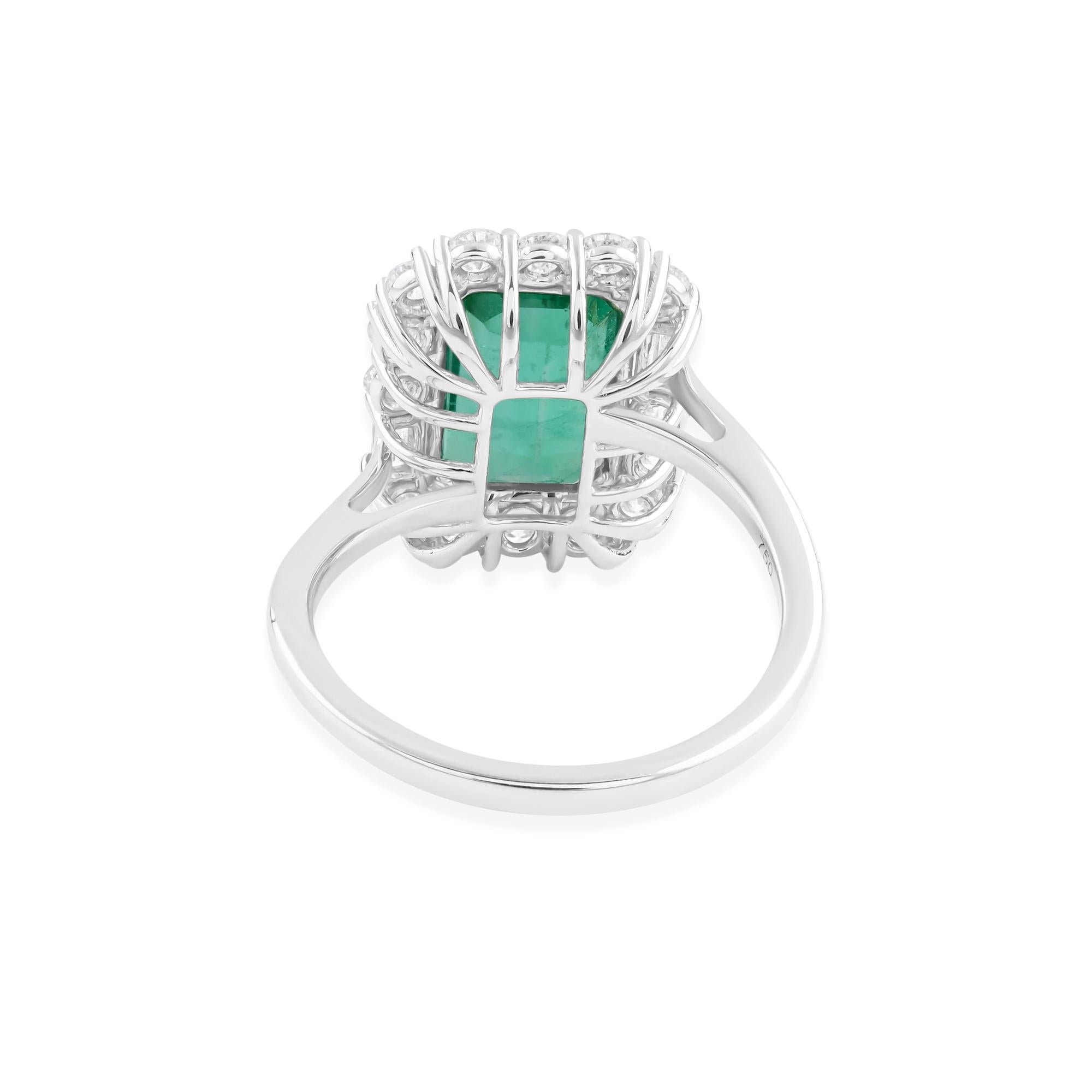 En vente :  3.34ct Octagon Emerald 0.80cts SI/HI Diamond Halo Engagement Ring 18k White Gold 5