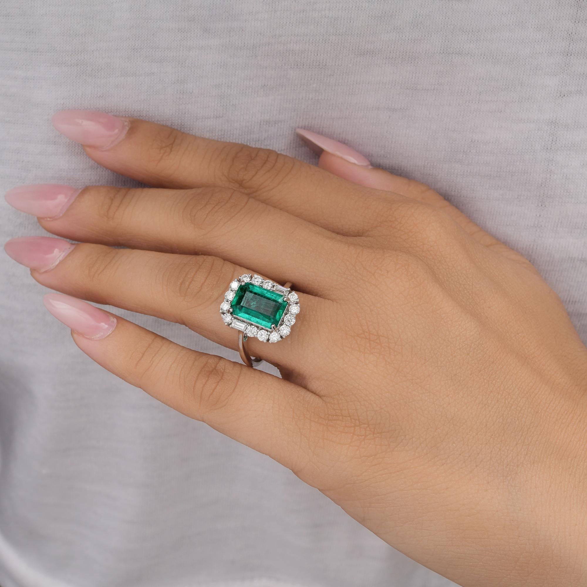 En vente :  3.34ct Octagon Emerald 0.80cts SI/HI Diamond Halo Engagement Ring 18k White Gold 6