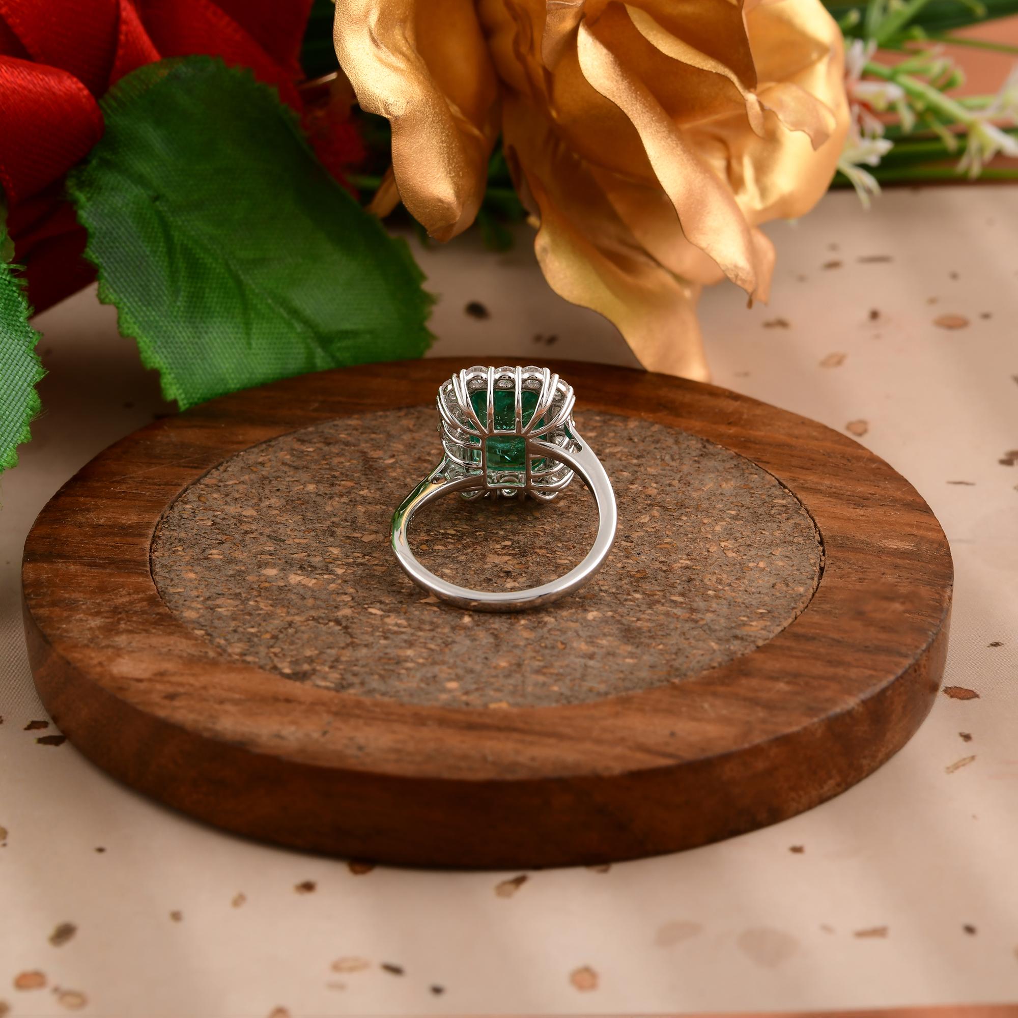 En vente :  3.34ct Octagon Emerald 0.80cts SI/HI Diamond Halo Engagement Ring 18k White Gold 7